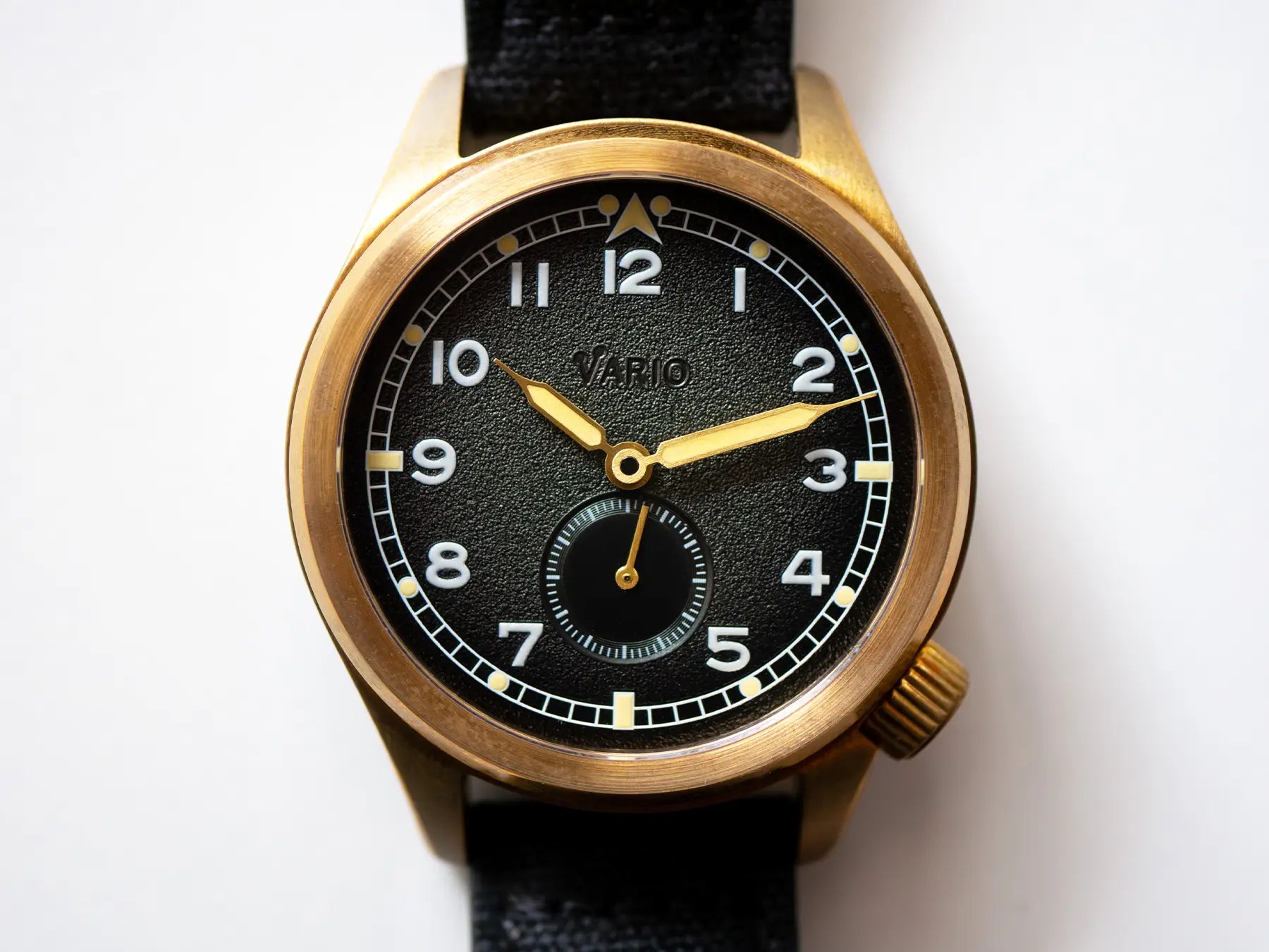 Hands-On: Vario 1945 D12 Bronze Field Watch – Where History Meets Patina