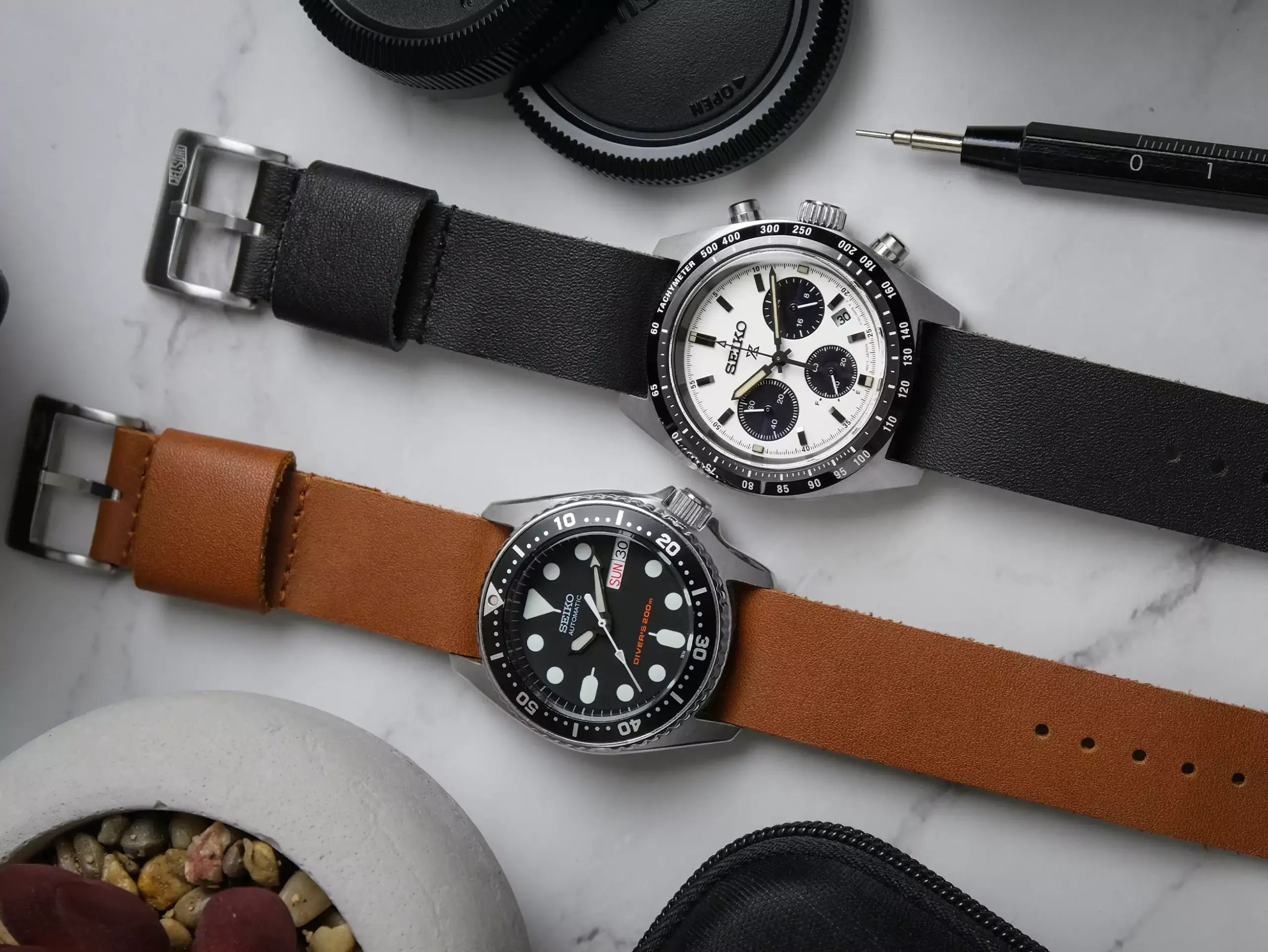 jelsdal-leather-singlepiece-strap-brown-black-title-picture