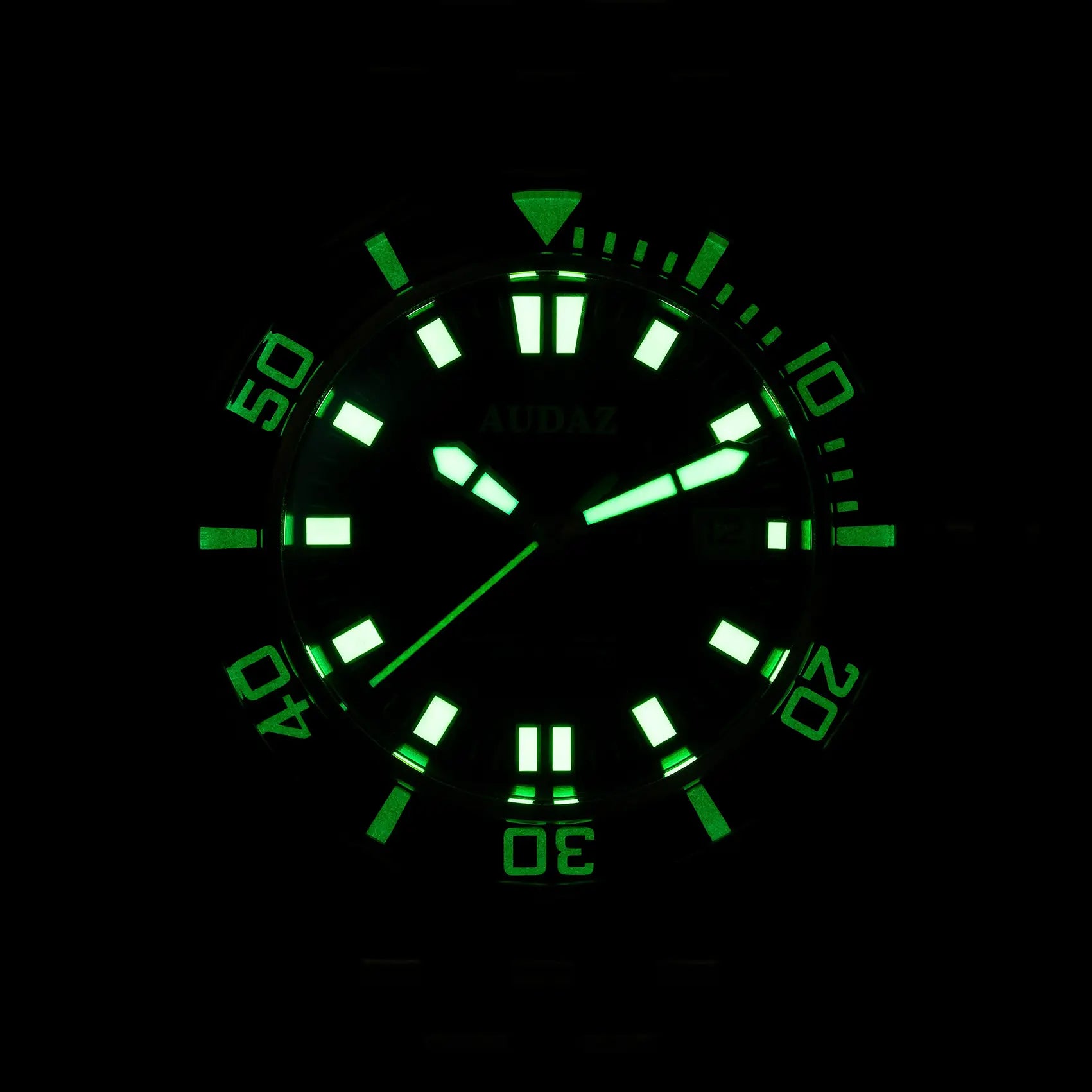 ADZ-2070-13_GlassBezelLumesquare_94c3bc3a-eb7b-4169-9bc0-6b75311fba5f_5000x