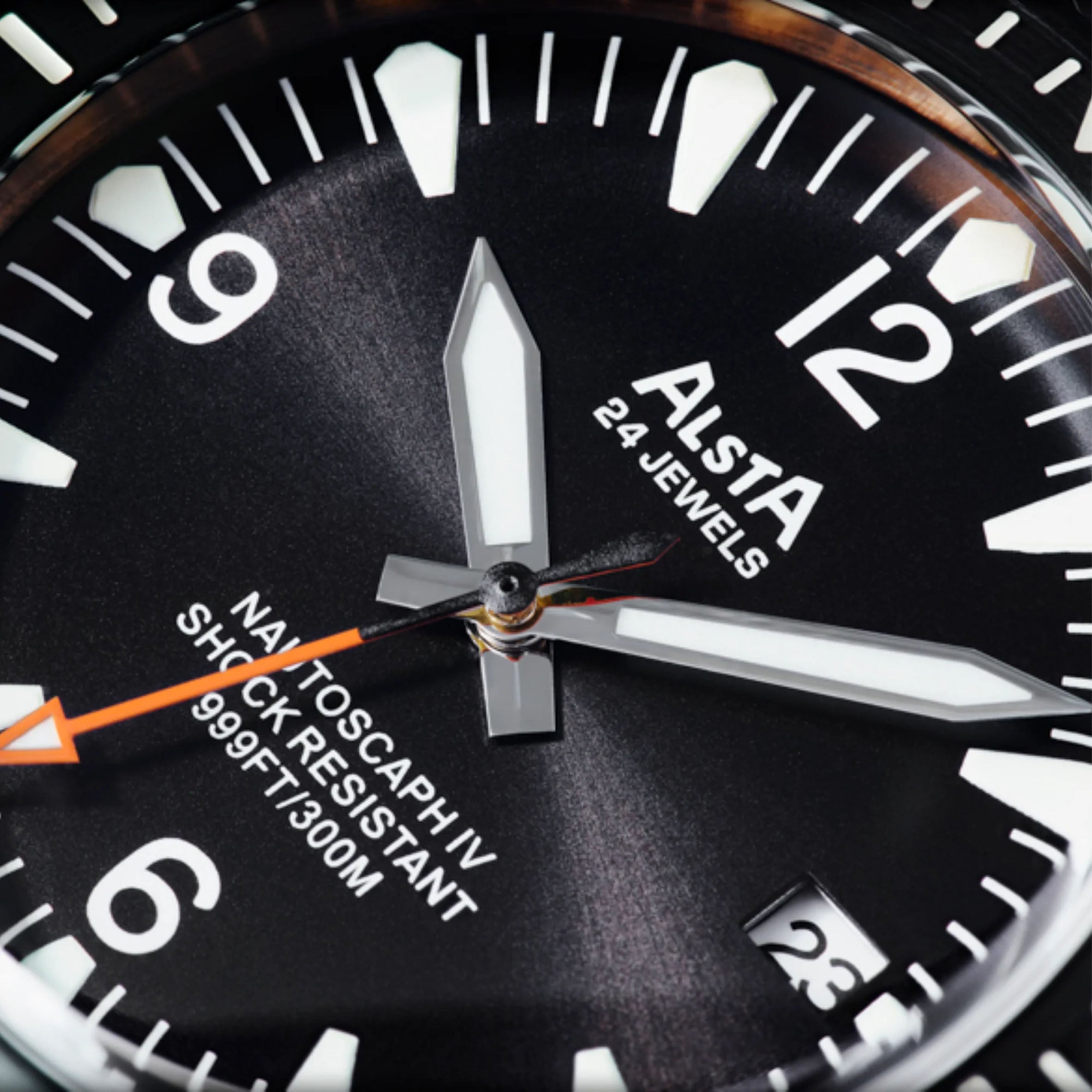 Alsta - Nautoscaph - Bronze Black - dial macro