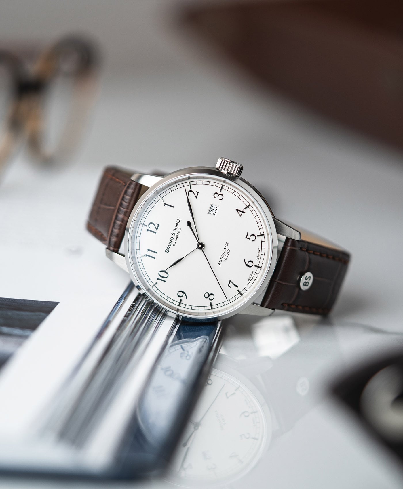 Bruno Söhnle - Hamburg Automatik Big - 17-12203-221- mood shot-min