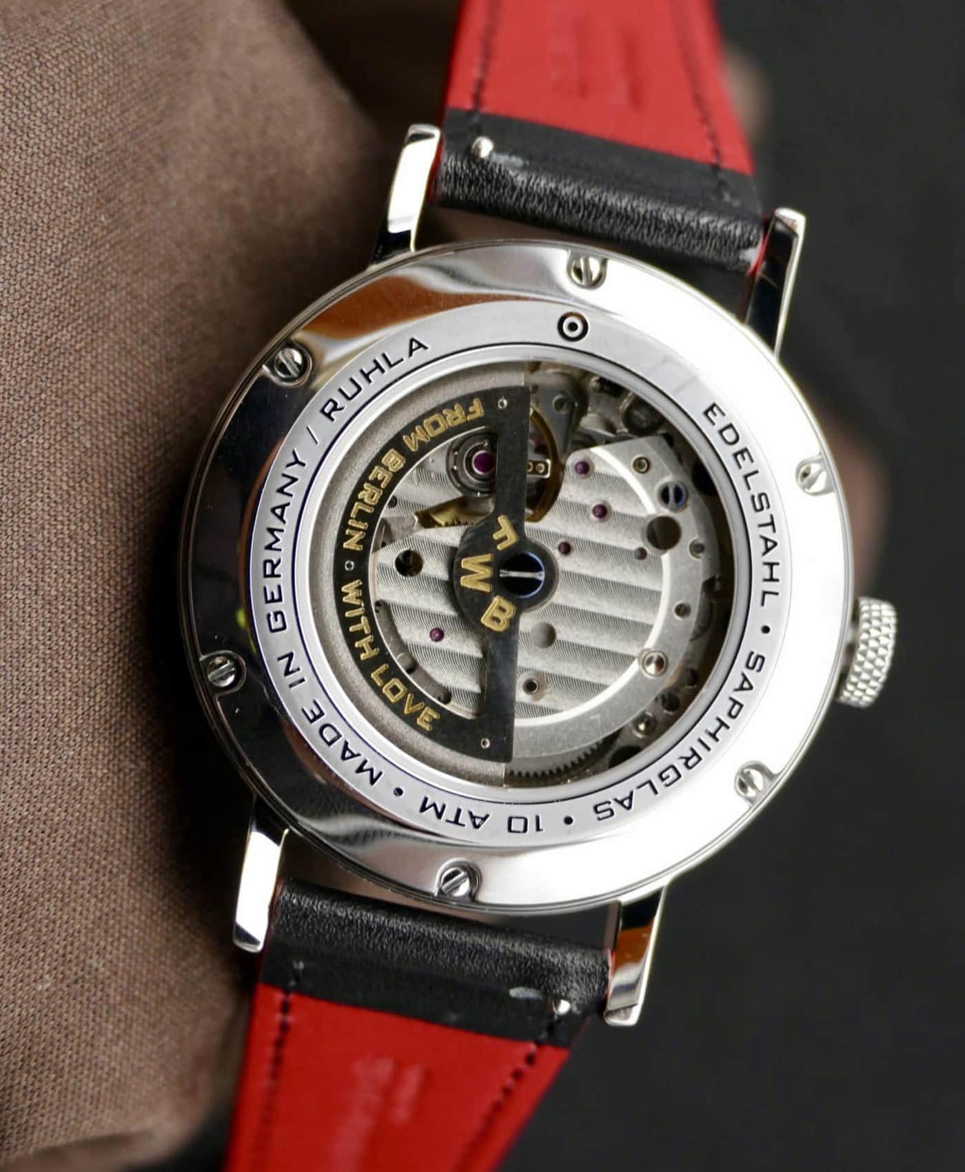 HansaViertel Case Back movement-min