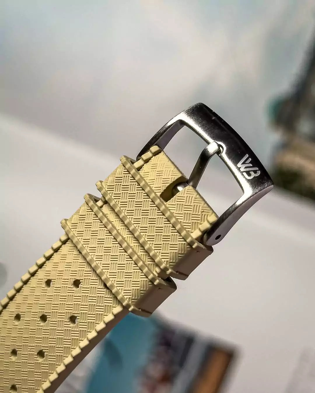 Khaki-TropicalStyle-Rubber-Watch-band-buckle