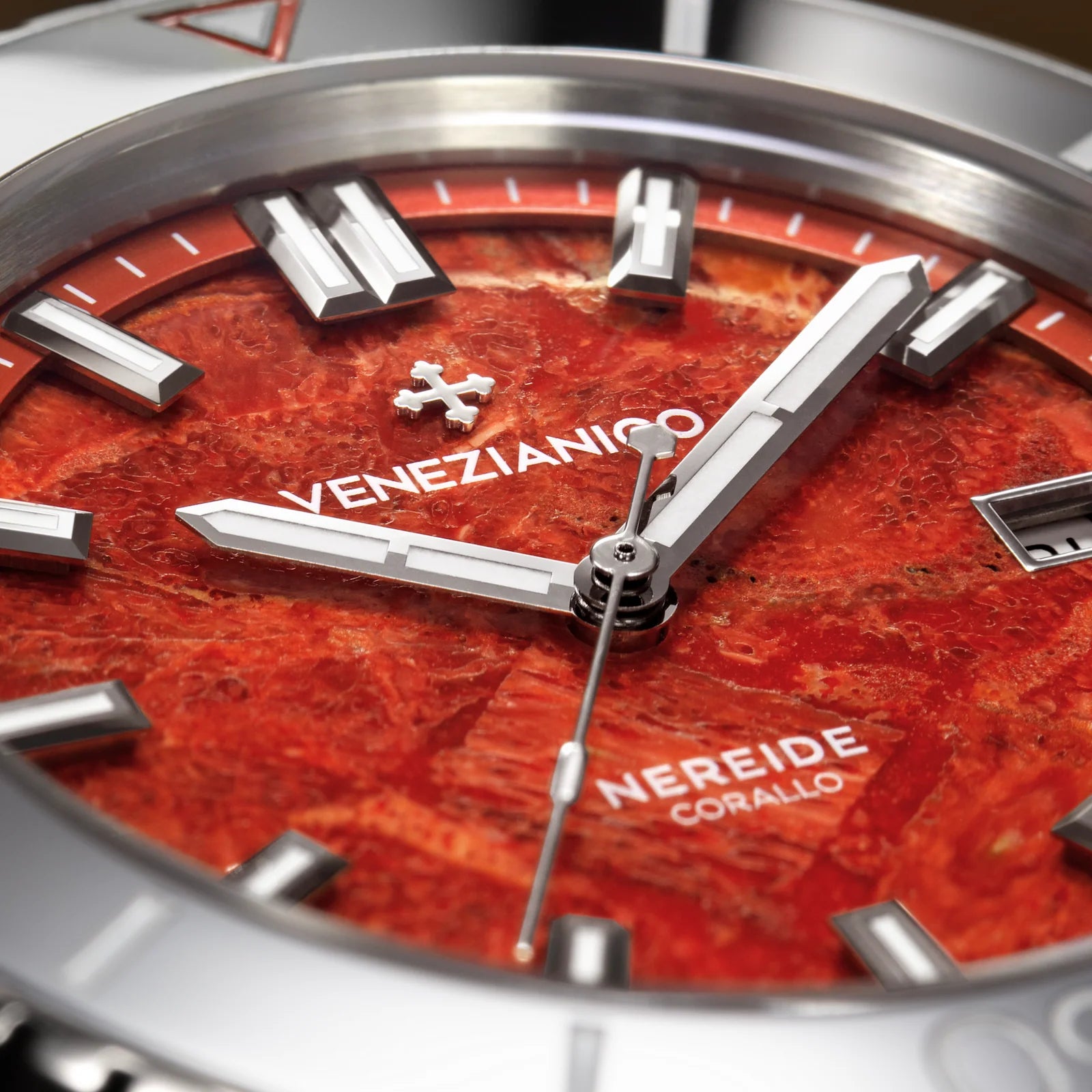 Nereide Corallo - 4521546 dial close up