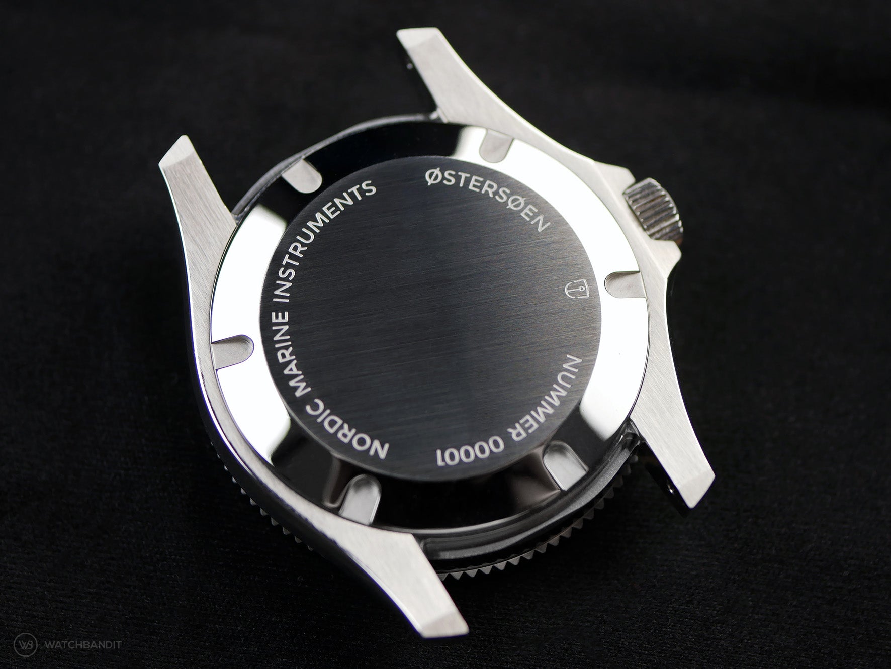 Nordic-Marine-Instruments-ØSTERSØEN-Havblå-case-back