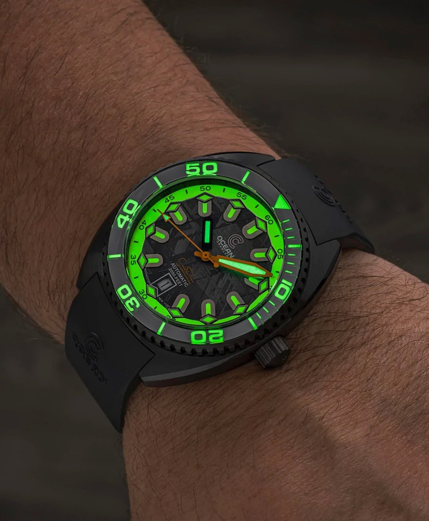 Ocean Crawler Core Diver - Meteorite Refractor DLC-wrist shot-lume-min