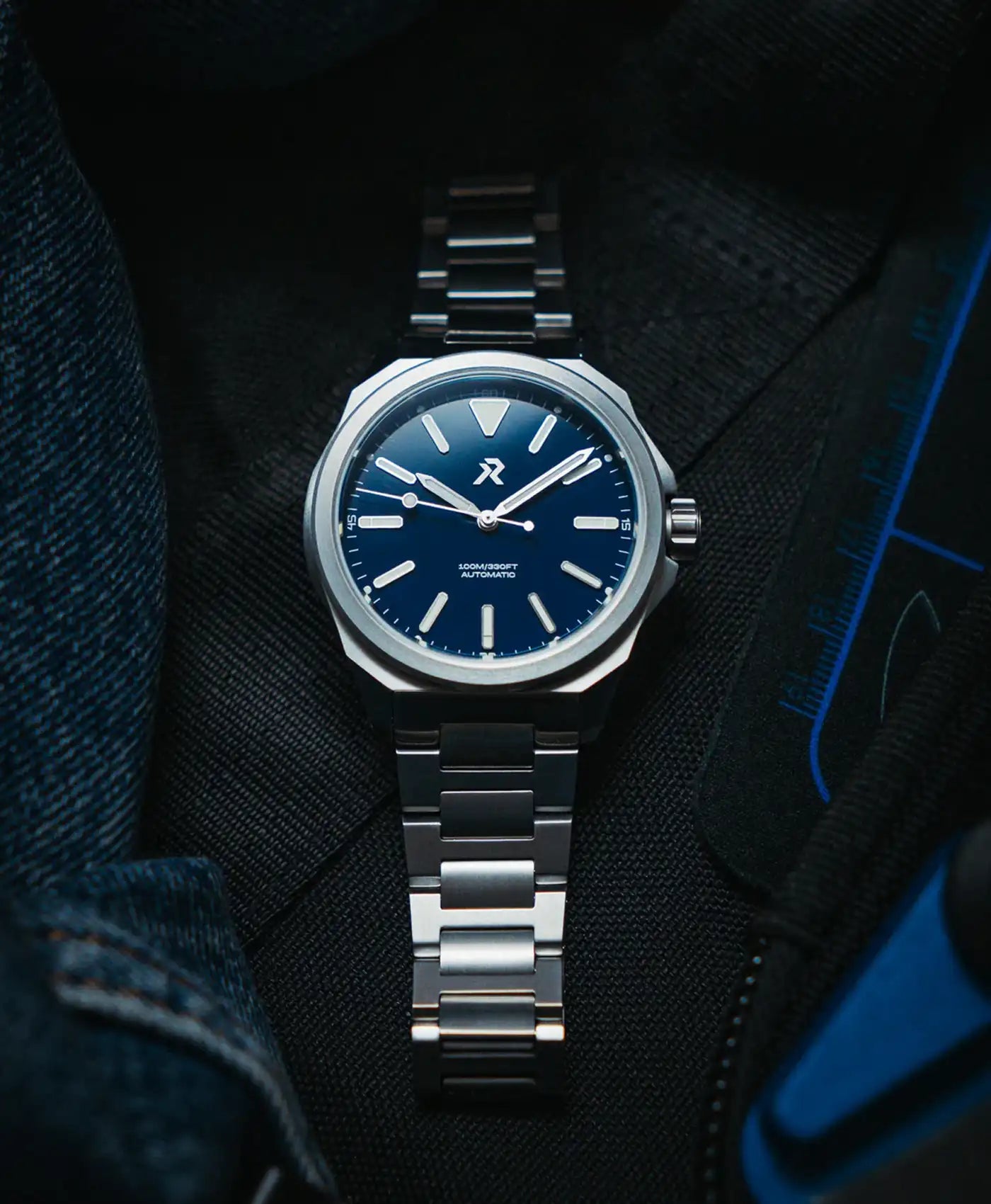 Resolute-Stratos-mood