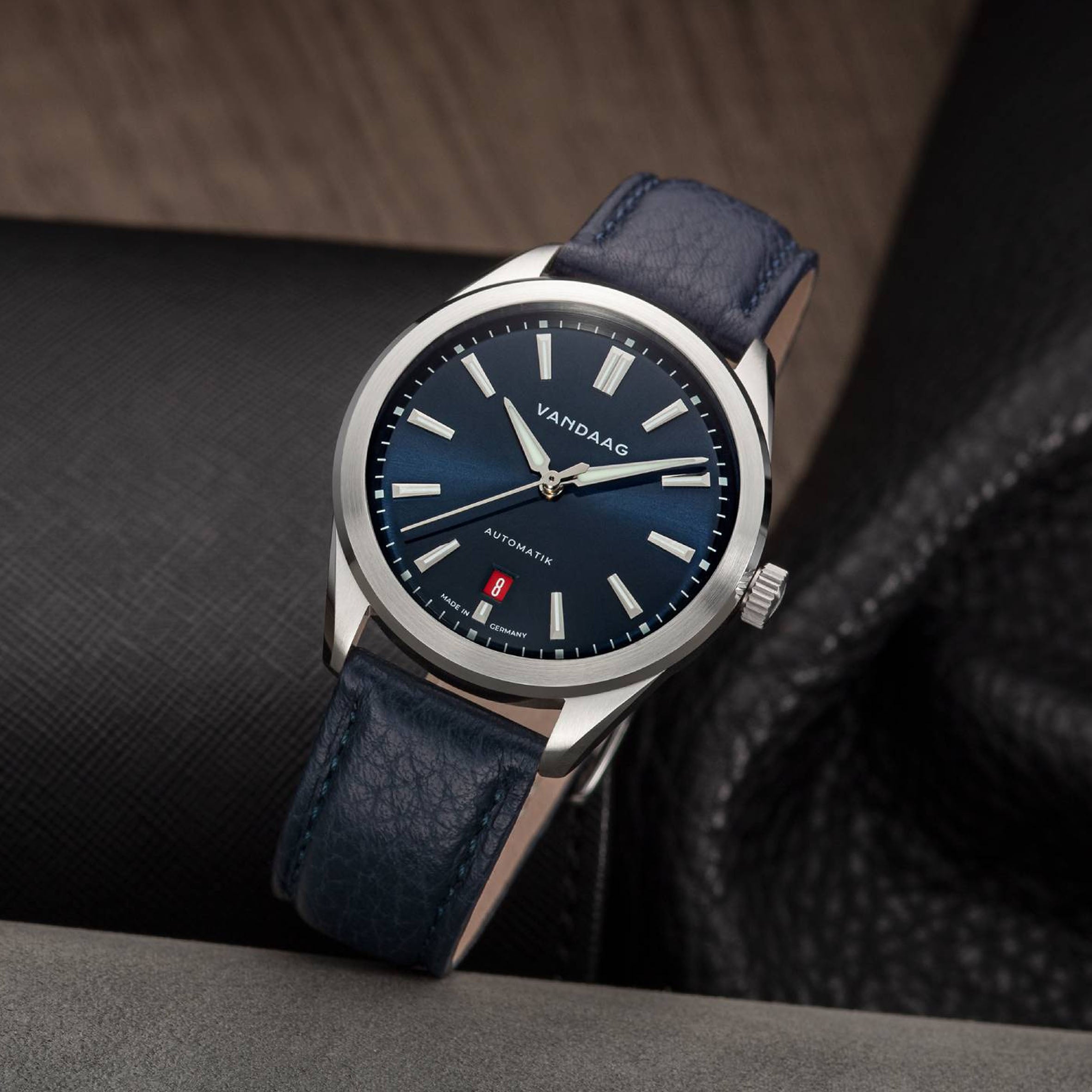 Vandaag - Baas - Ruhe - Leather Bracelet - Red Date - mood