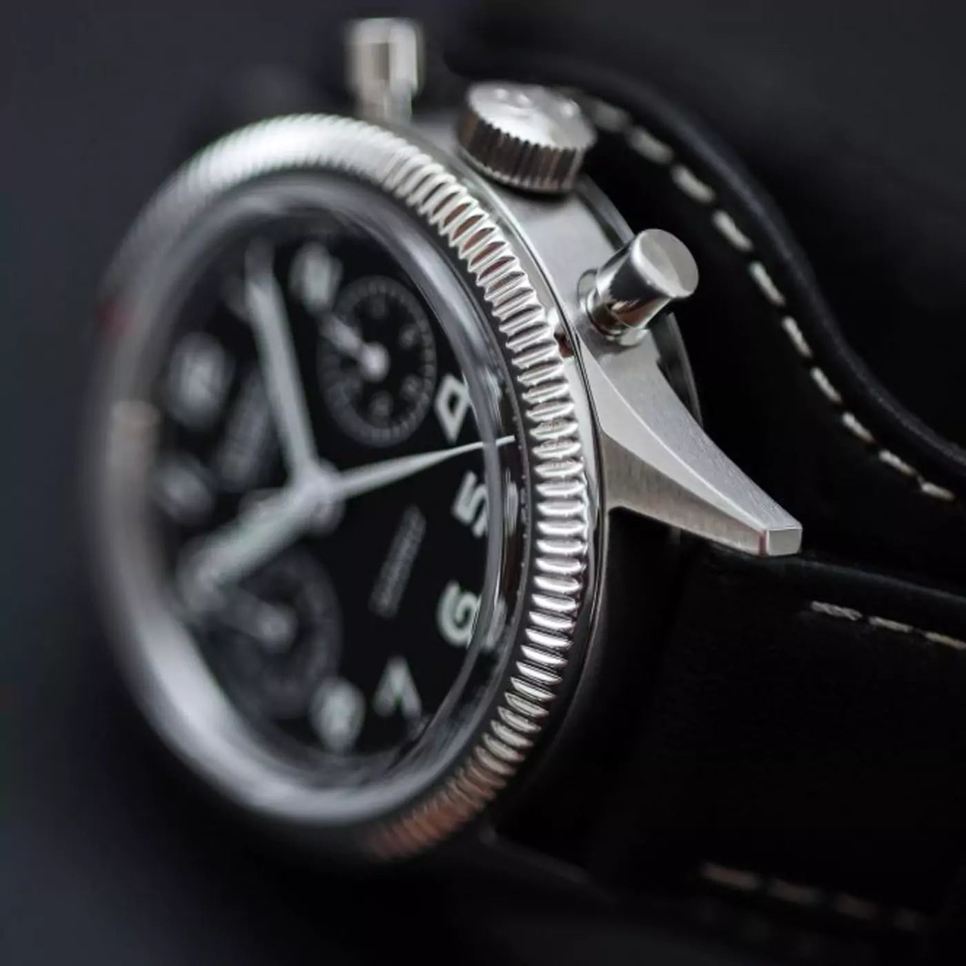 hanhart-417-es-1954-39-mm-case-close-up