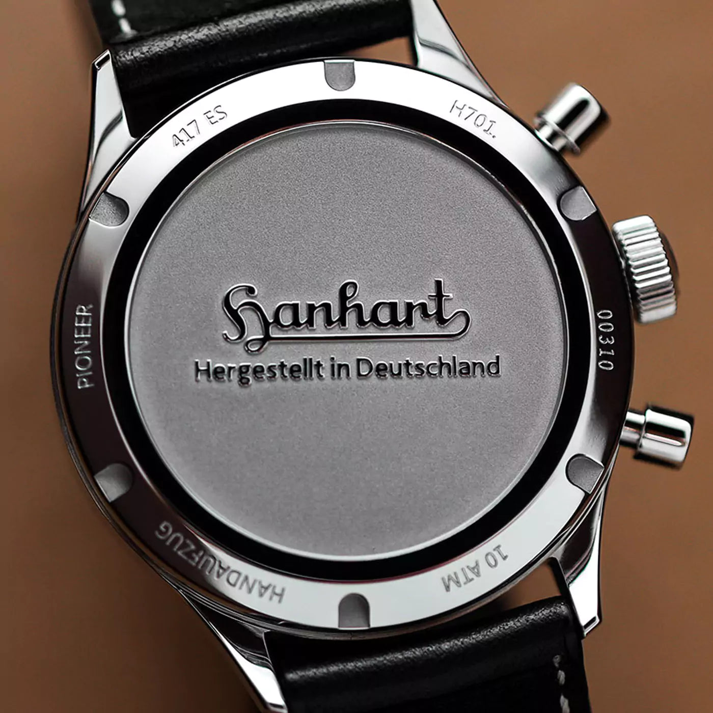 hanhart-417-es-1954-flyback-panda-39-mm-caseback