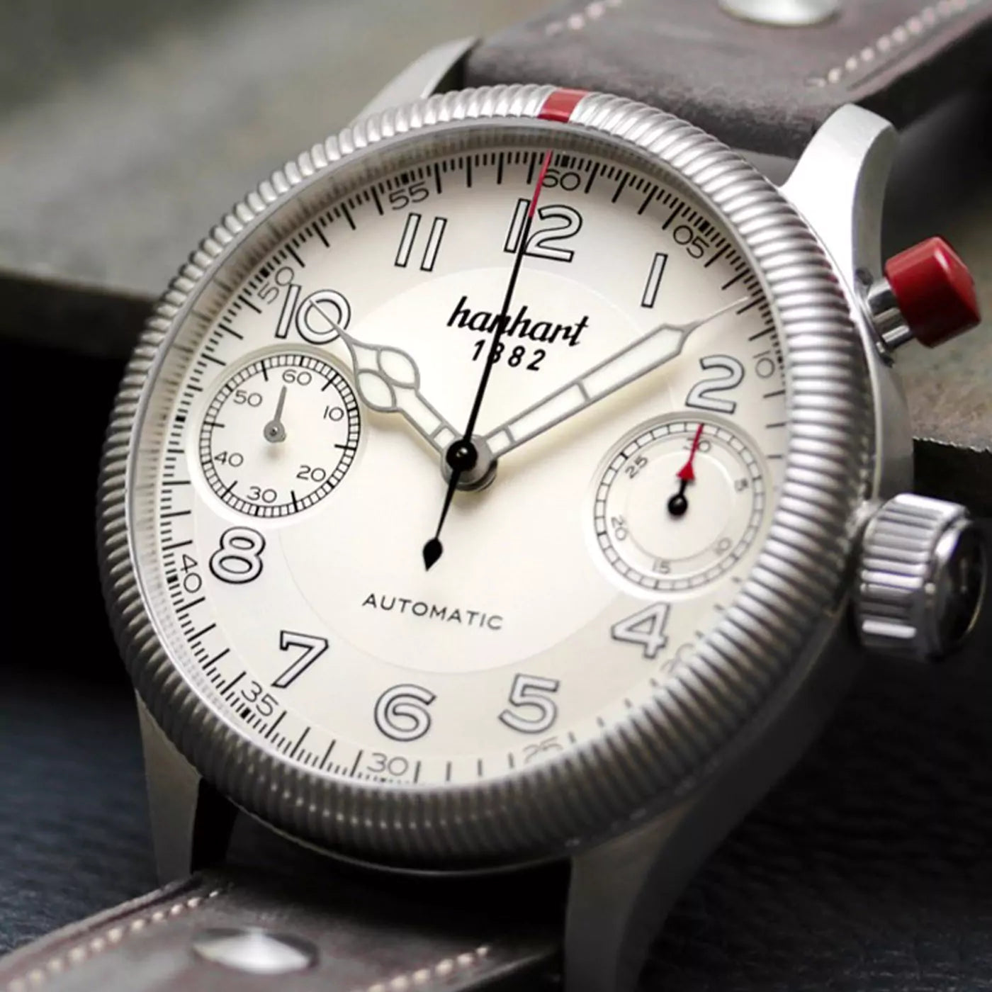 hanhart-pioneer-monoscope-silver-fluted-bezel-45-mm-dial-close-up