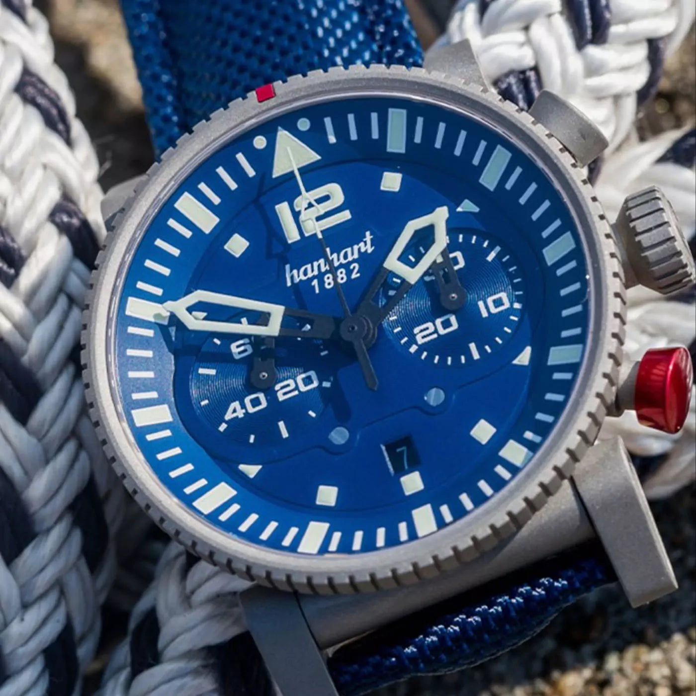 hanhart-primus-carrier-pilot-44-mm-mood