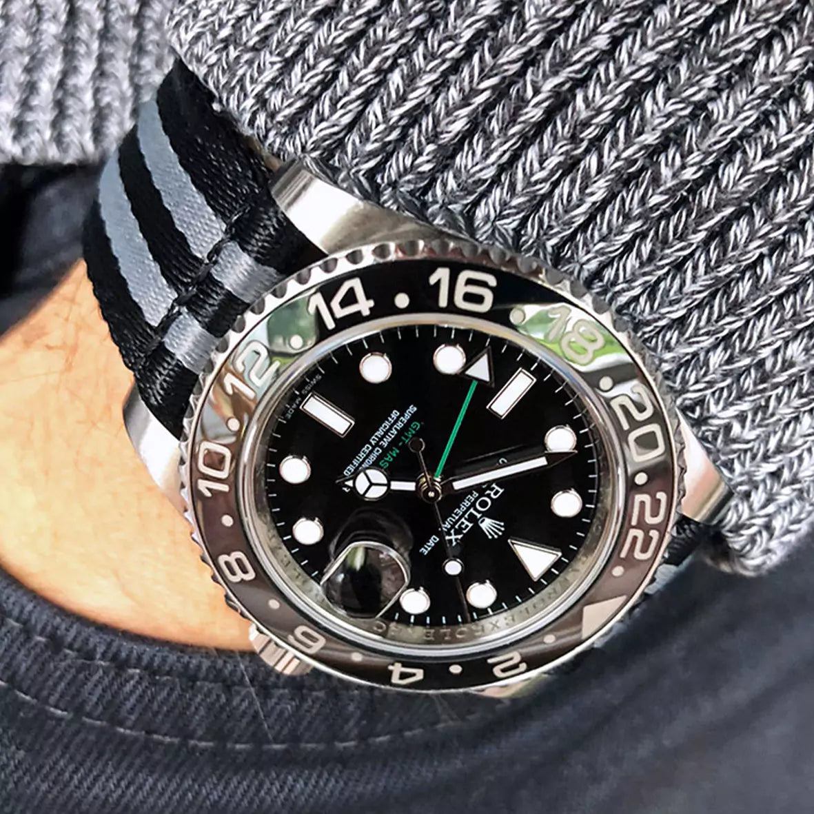 two-piece-nylon-strap-black-grey-5-stripes-wb-original-rolexgmt-pocket-shot-