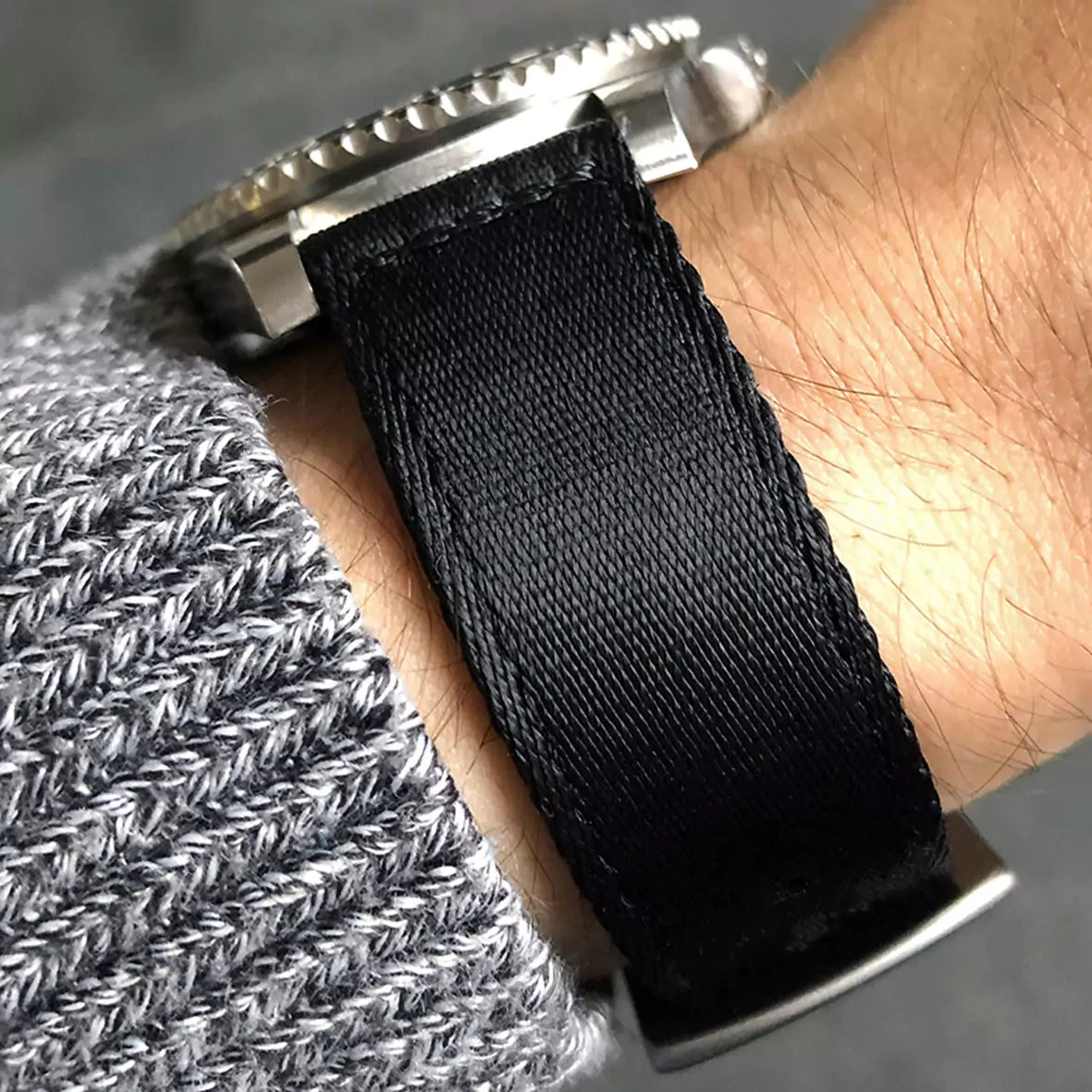 two-piece-nylon-strap-black-pvd-rolexgmt-side-