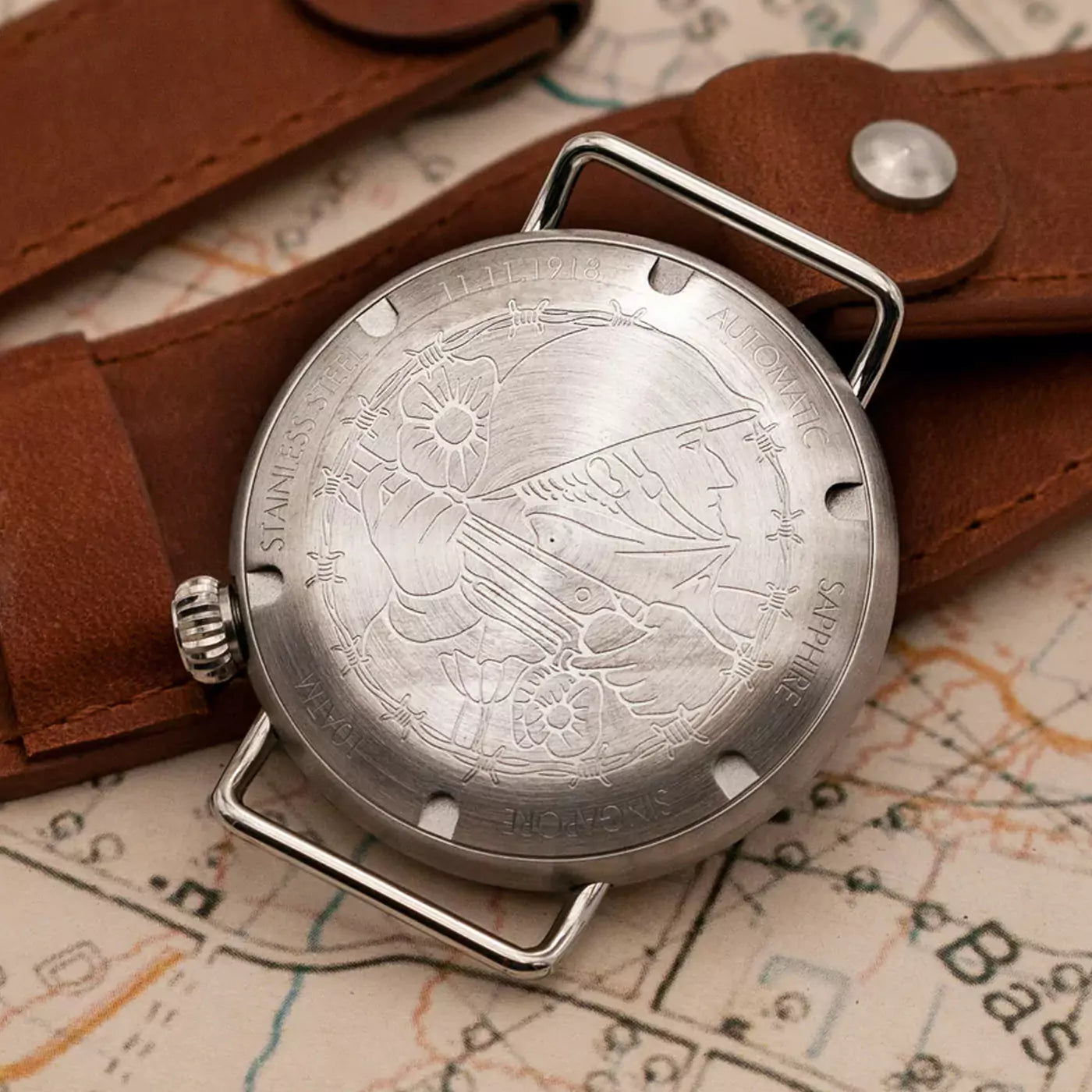 vario-1918-trench-white-dial-with-white-lume-watch-case-back