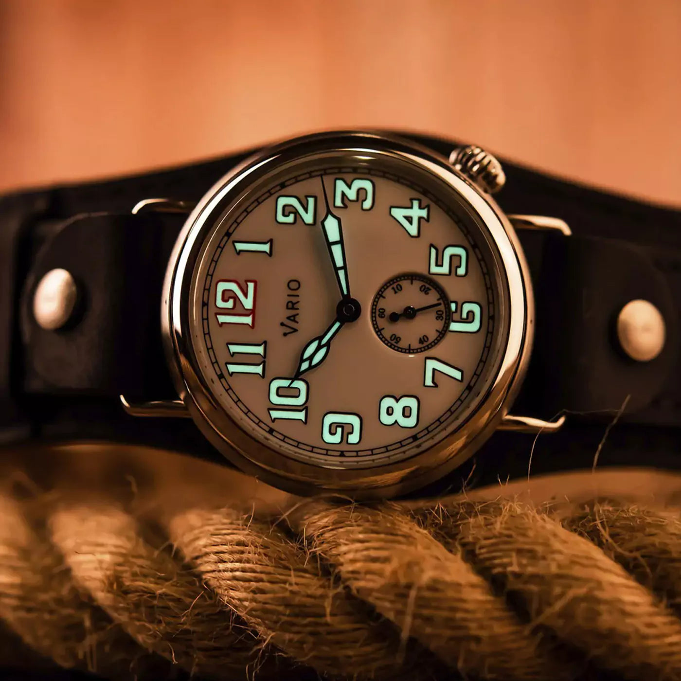 vario-1918-trench-white-dial-with-white-lume-watch-lume2