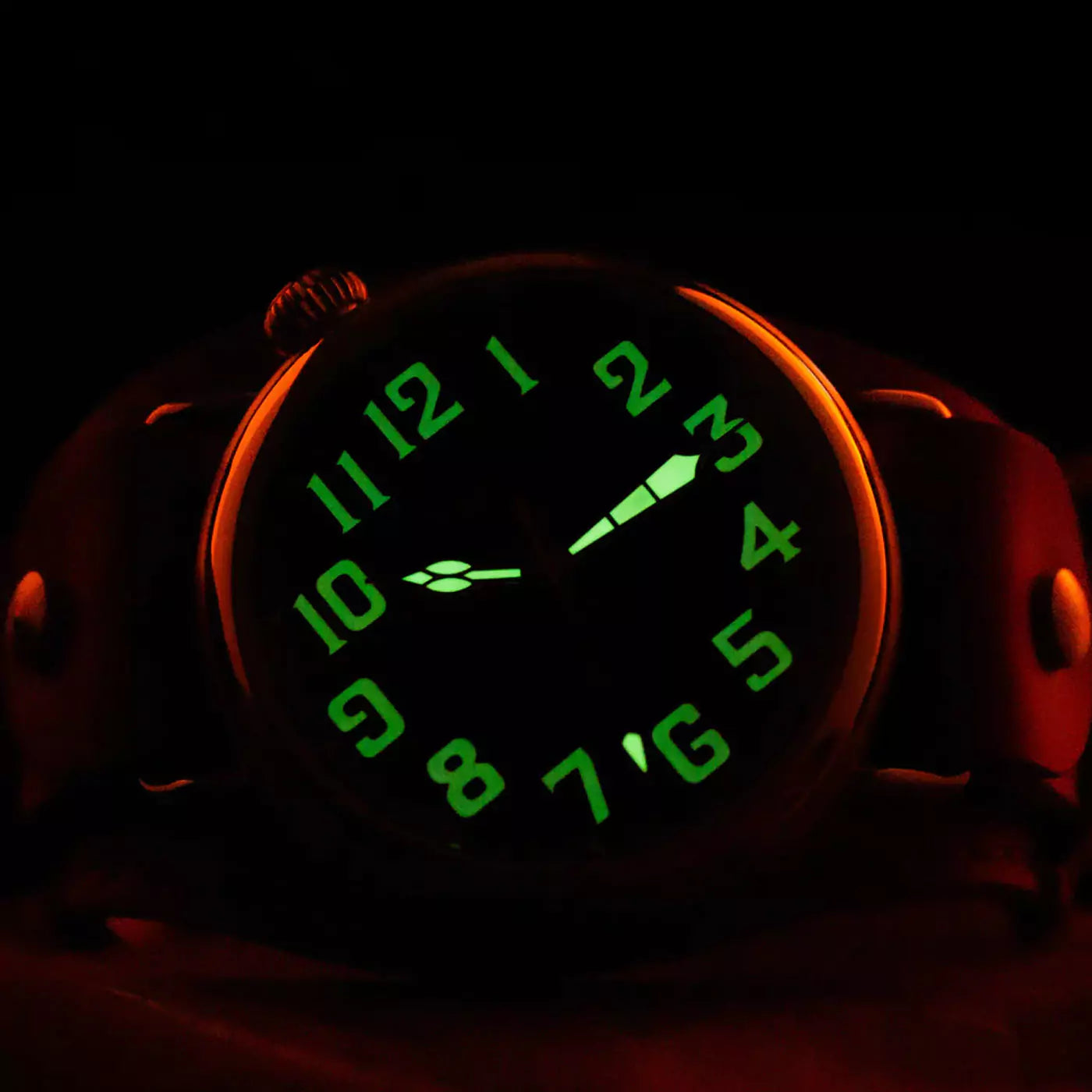 vario-trench-black-dial-with-white-lume-37mm-lume