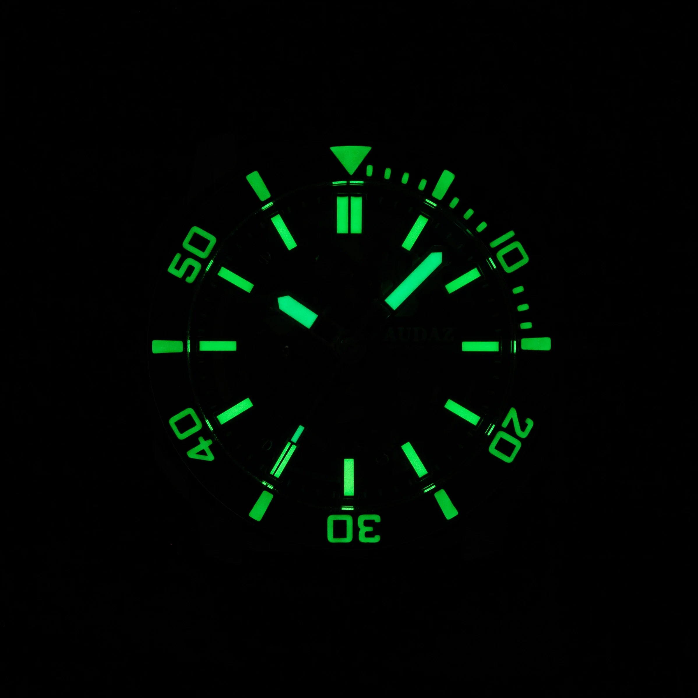 Audaz watch lume