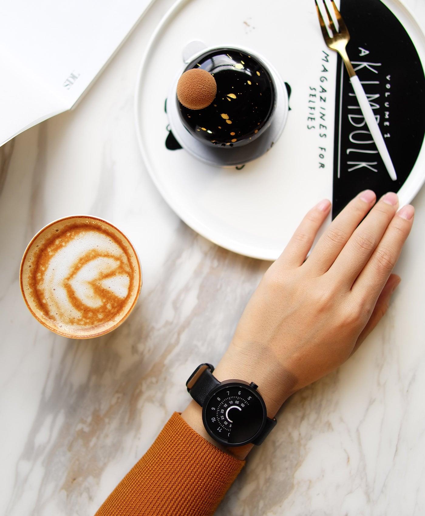 ANICORN - Series 000 - Black & White-wrist shot-min