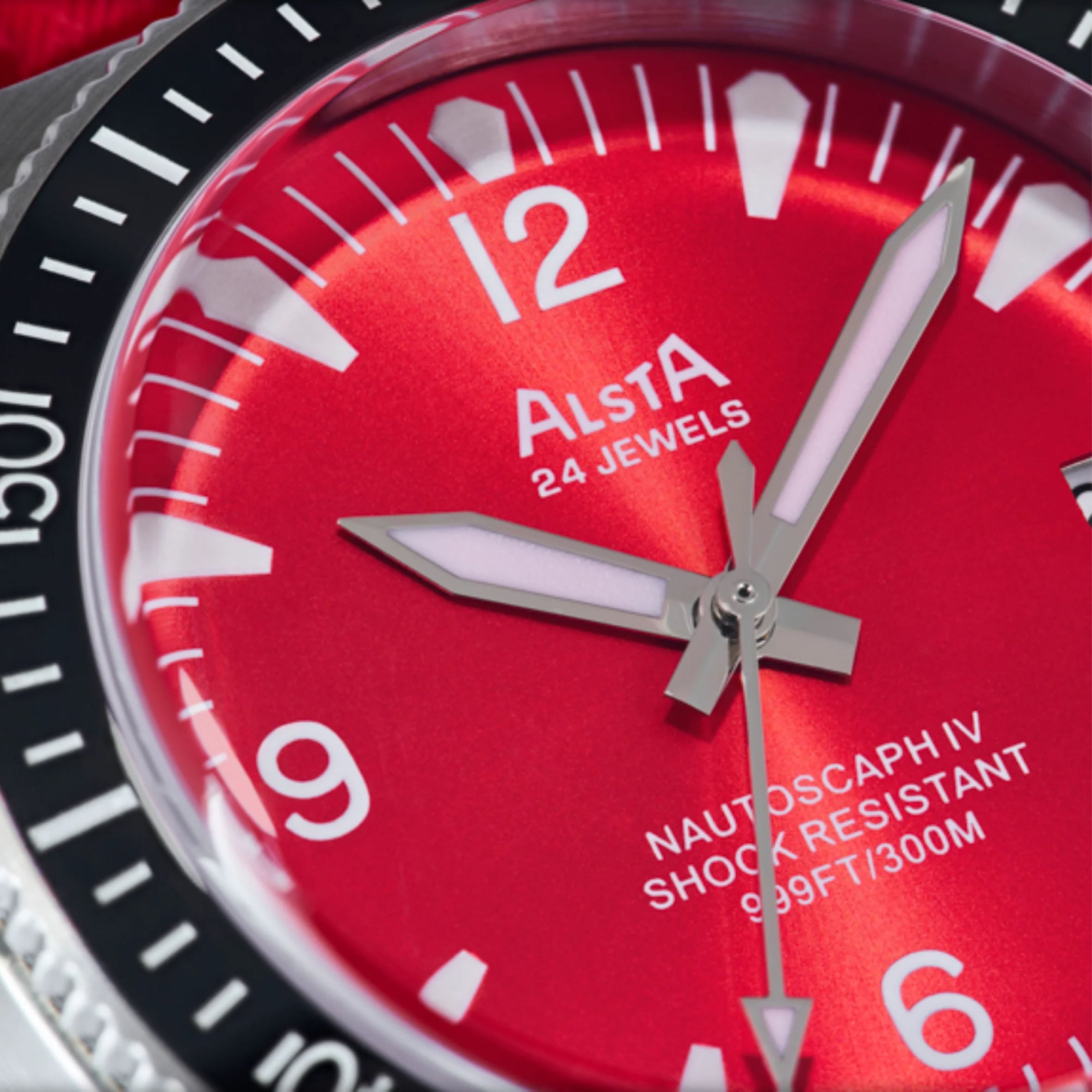 Alsta - Nautoscaph - All Red - dial macro