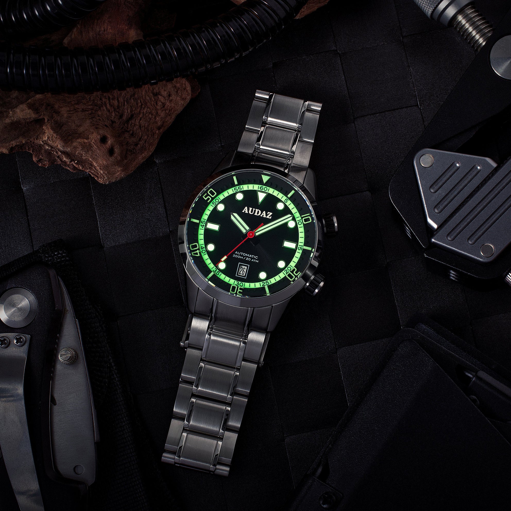 BlackSeafarerLume_5000x_b6f5e6