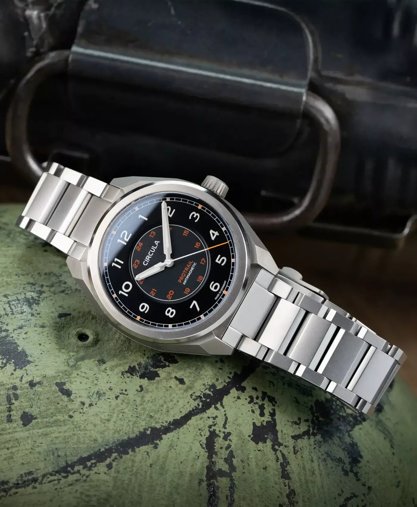 Circula ProTrail Black - steel bracelet - mood