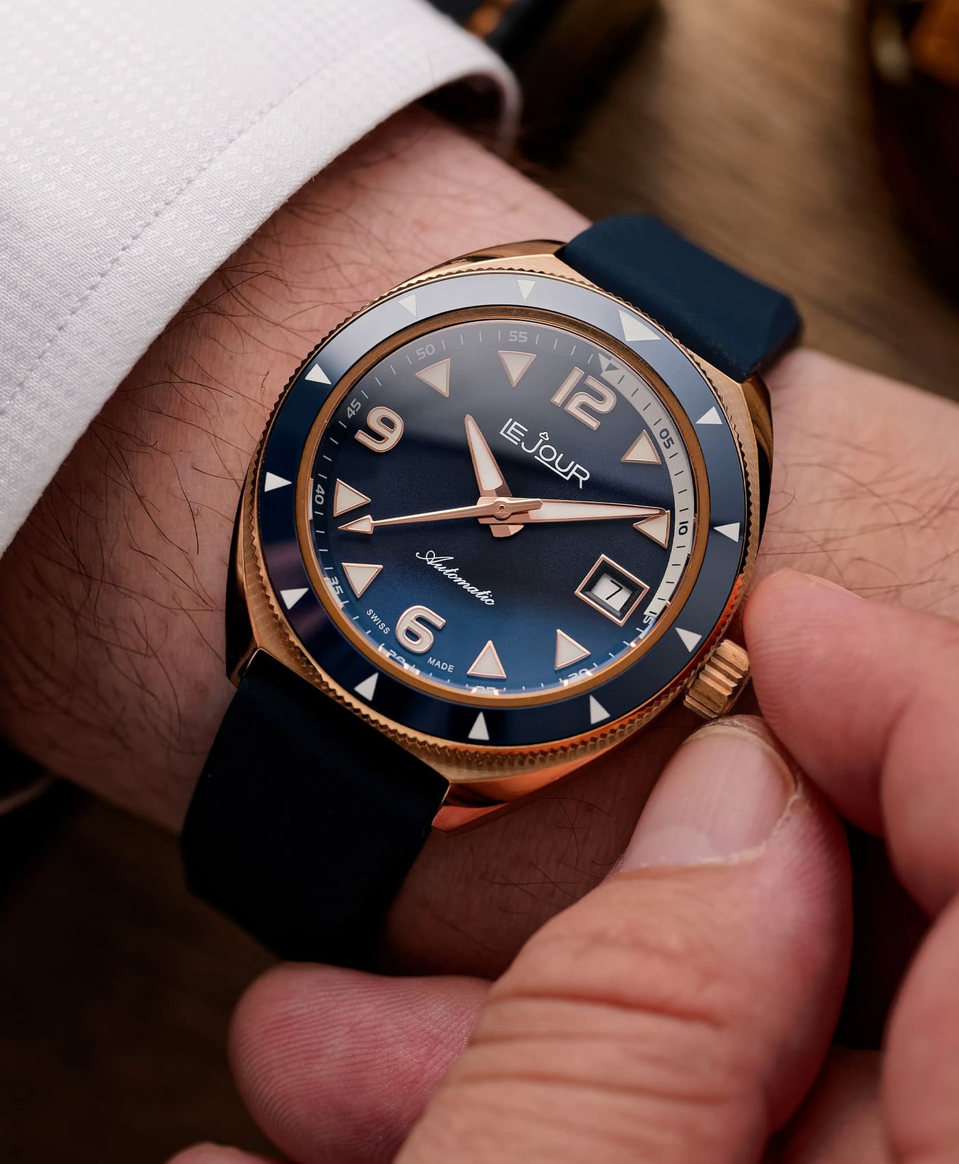 Le Jour - Hammerhead Bronze - LJ-HB-001 - wrist shot-min