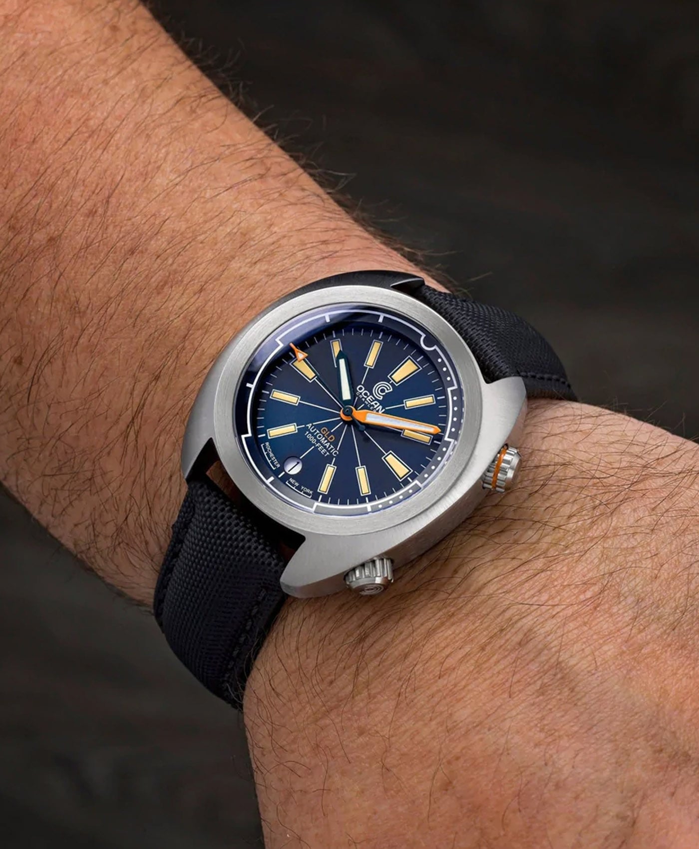 Ocean Crawler - Great Lakes Diver V3 - Blue-wrist shot-min