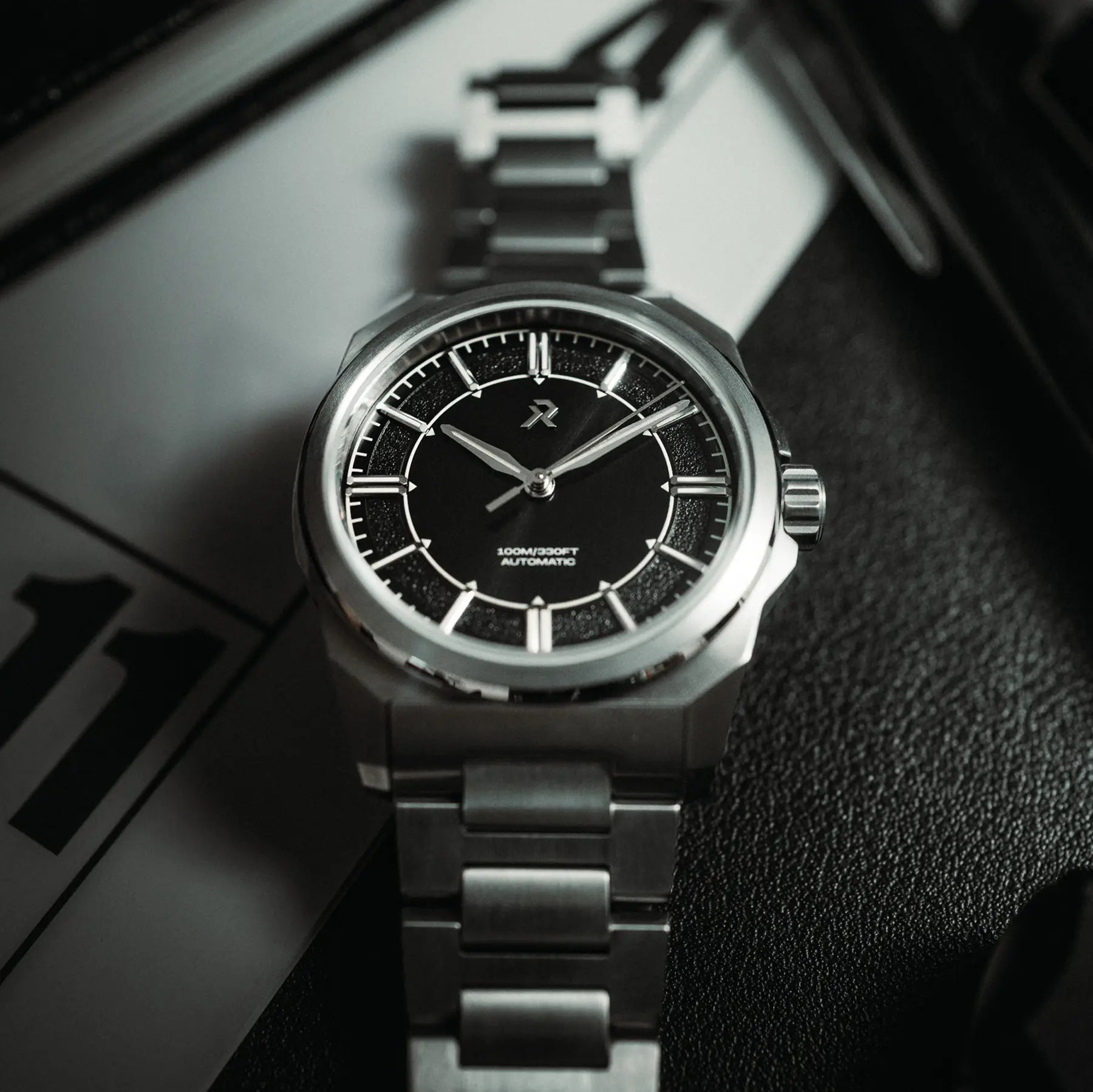 RZE – Resolute 36 - Waypoint - mood