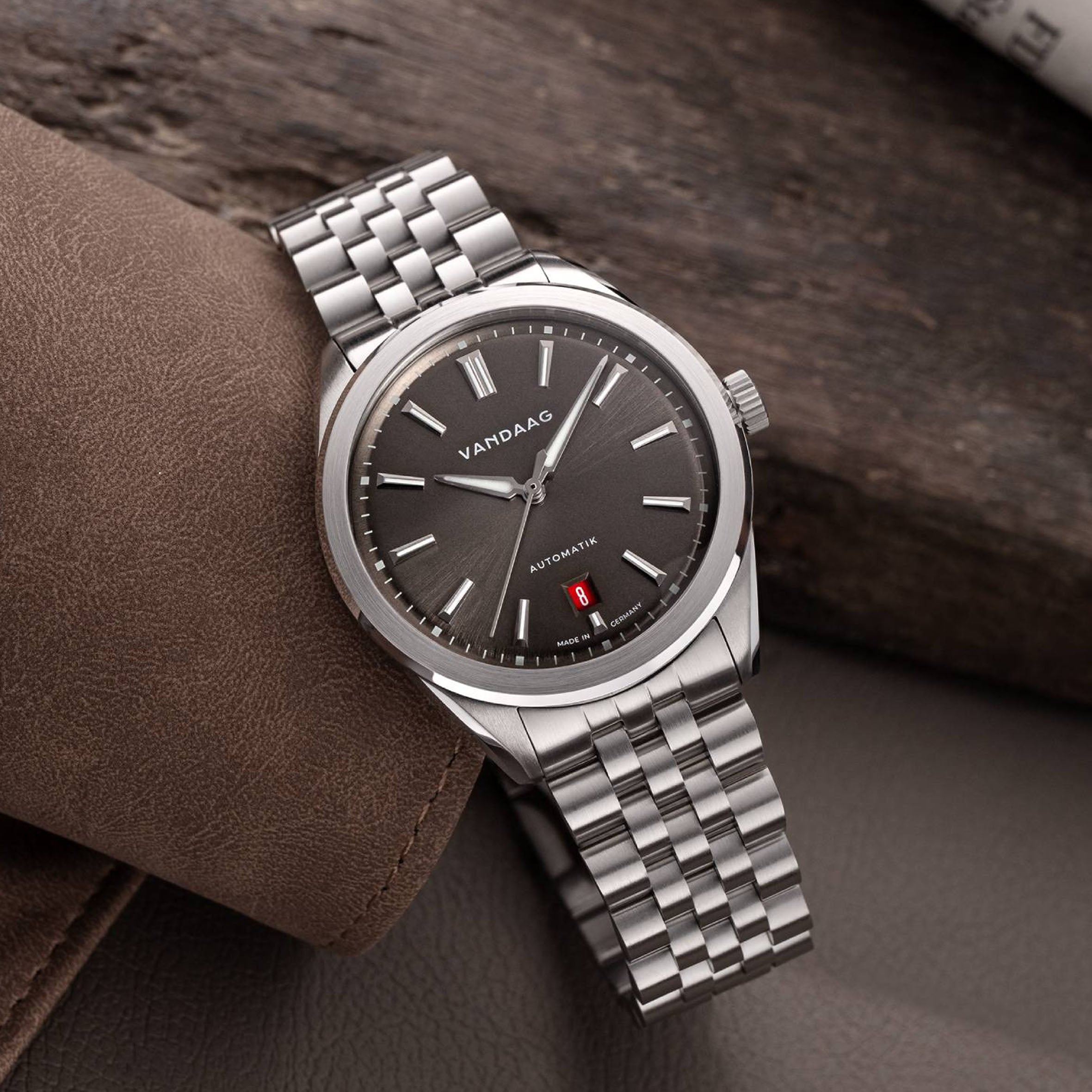 Vandaag - Baas - Balance - Steel Bracelet - Red Date - wrist check