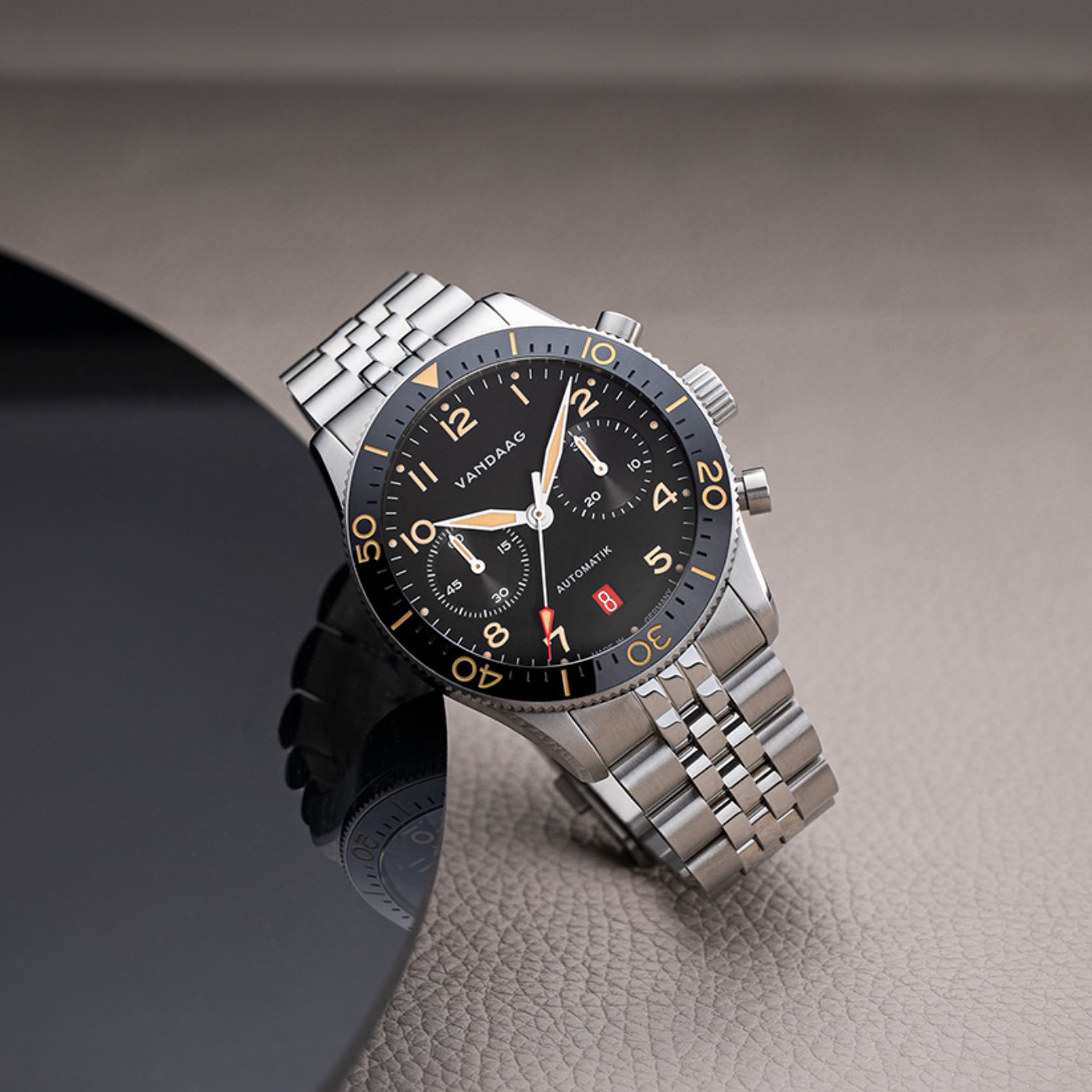 Vandaag - Schallmauer Automatik - Old Radium Nr. Zwo - Steel Bracelet - mood