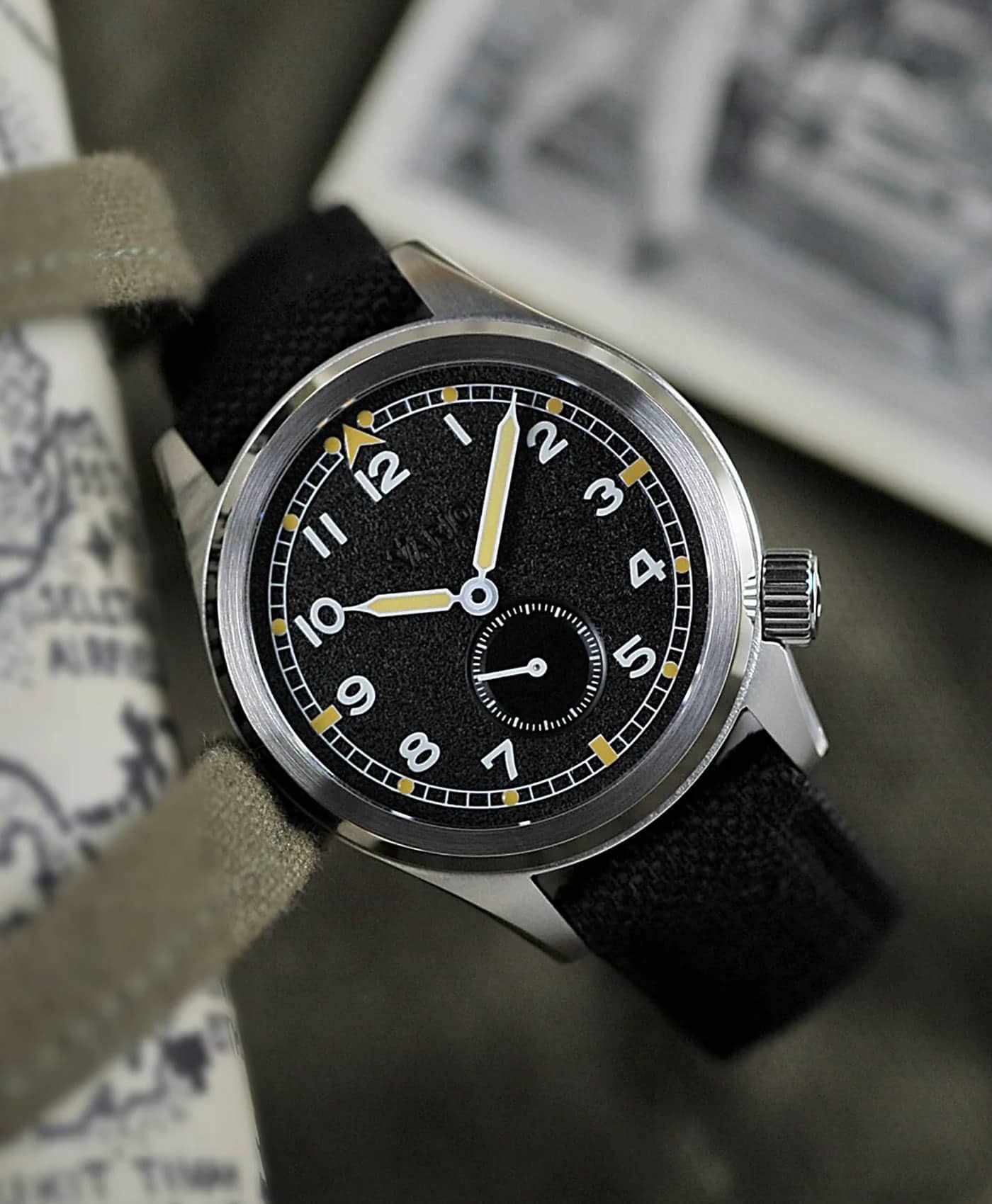 Vario - 1945 D12 - Raven Black Field Watch