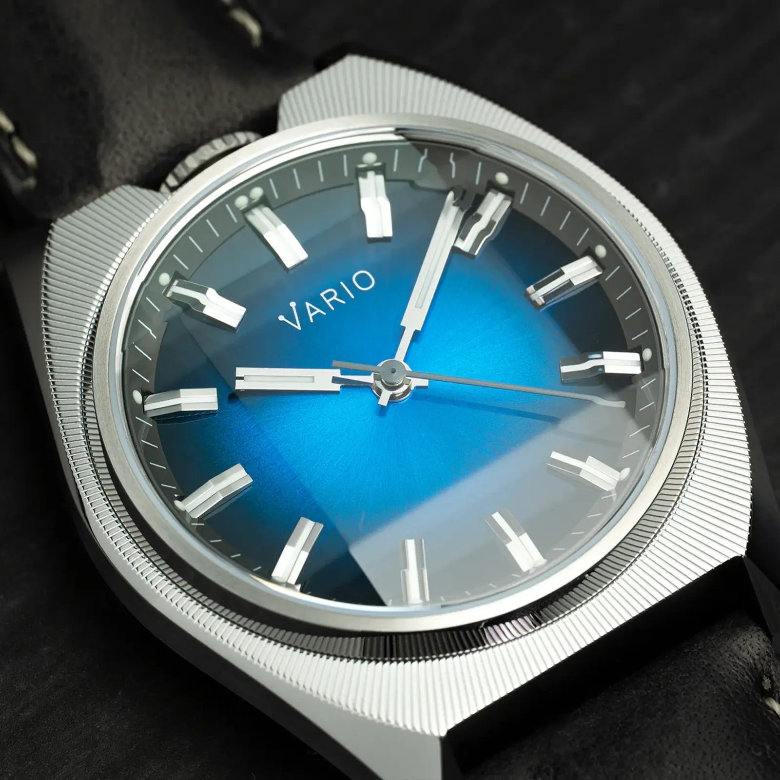 Vario Futurist Watch Sunburst Blue Fume Watch-dial close up