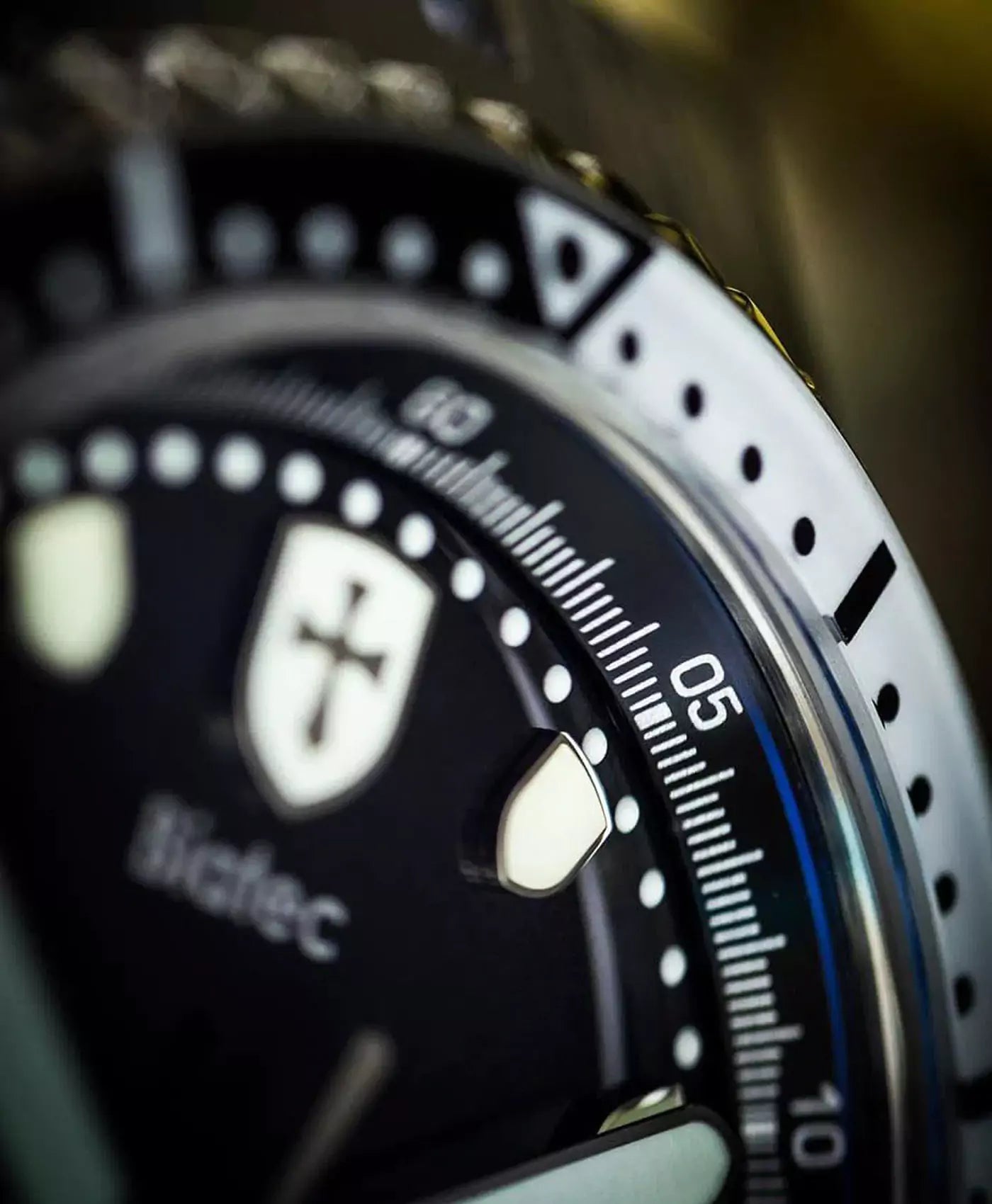 biatec-leviathan-01-f-dial-close-up
