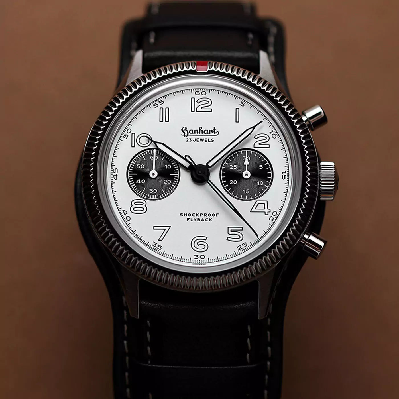 hanhart-417-es-flyback-panda-42-mm-leather-bracelet-mood-shot