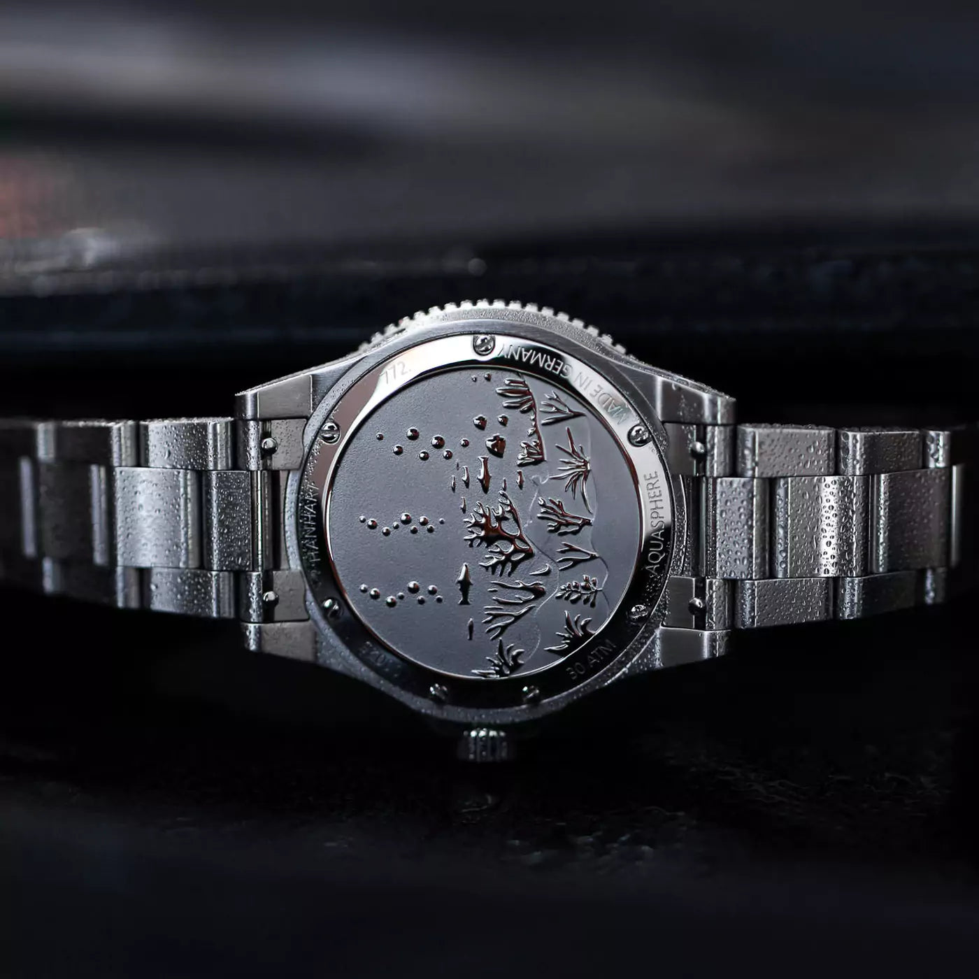 hanhart-aquasphere-freefall-blue-42m-caseback