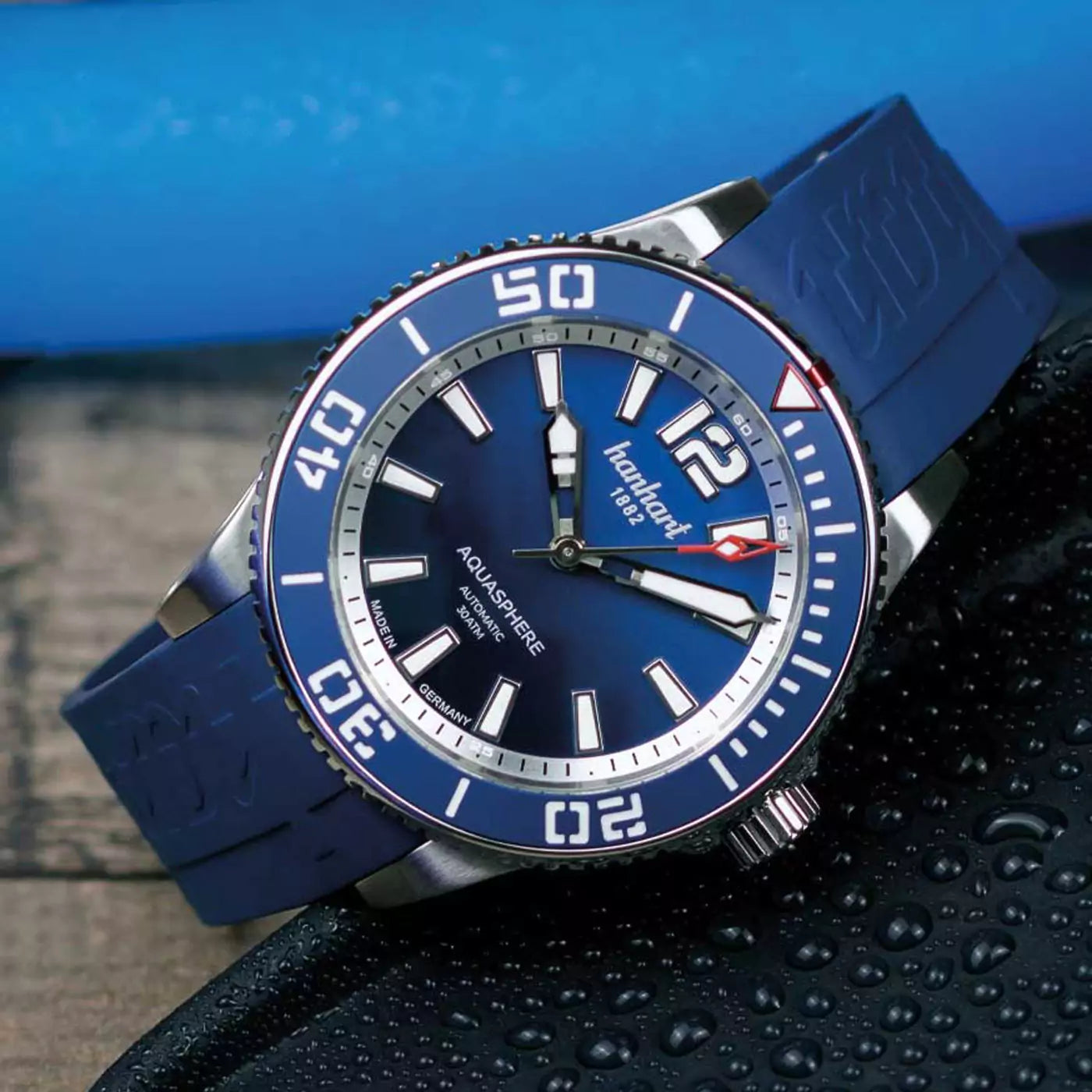 hanhart-aquasphere-ocean-fade-42mm-blue-bezel-blue-rubber-strap-mood