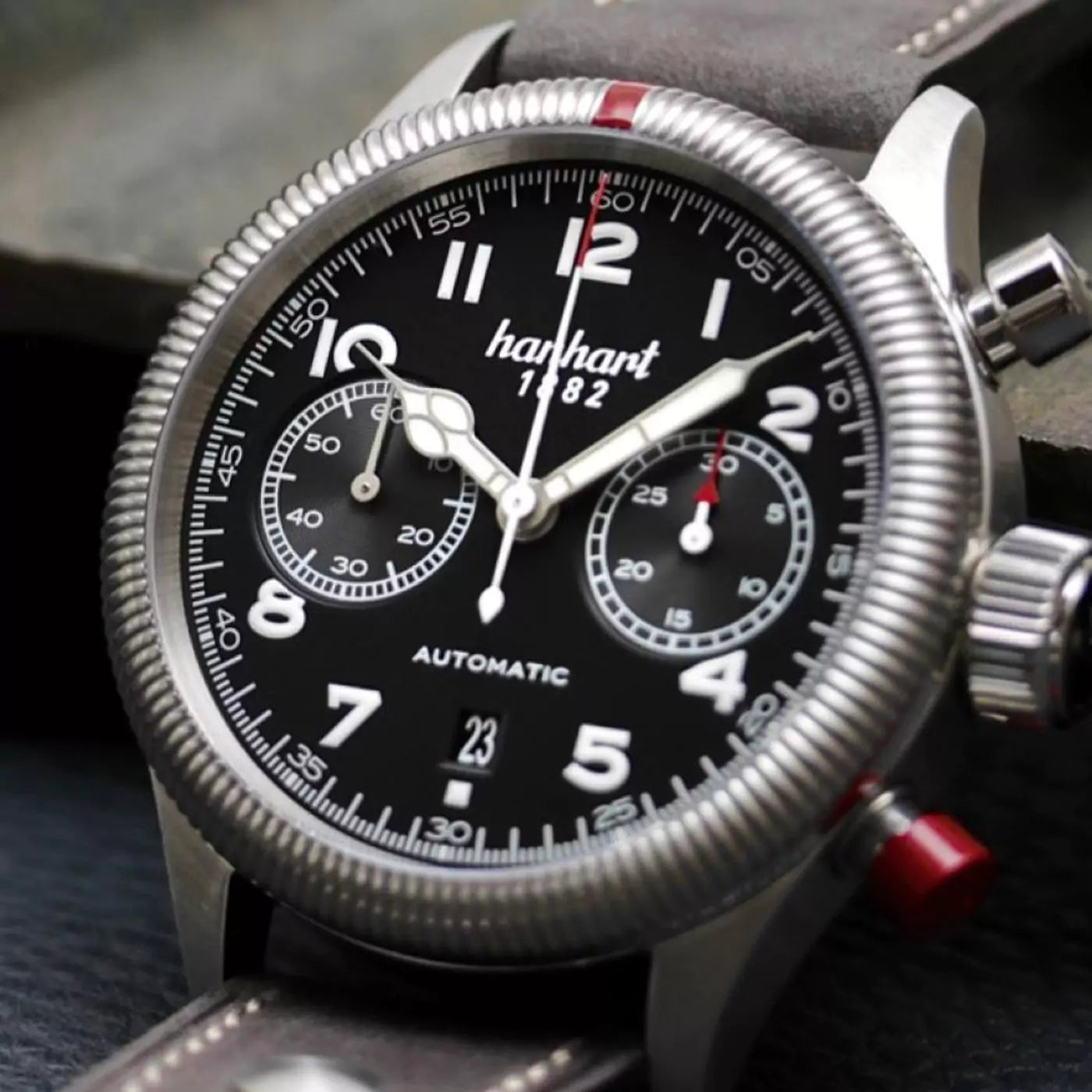 hanhart-pioneer-twindicator-black-fluted-bezel-45-mm-close-up