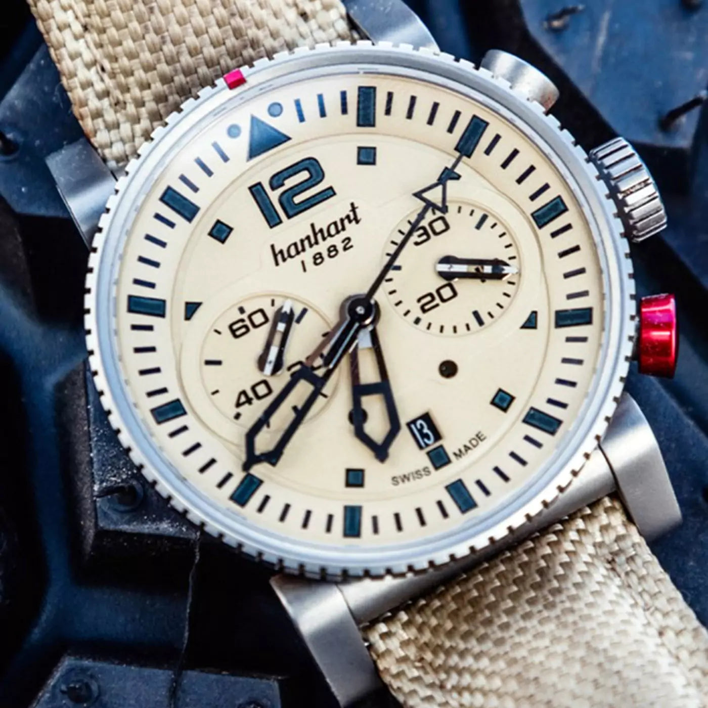 hanhart-primus-desert-pilot-44-mm-mood-2