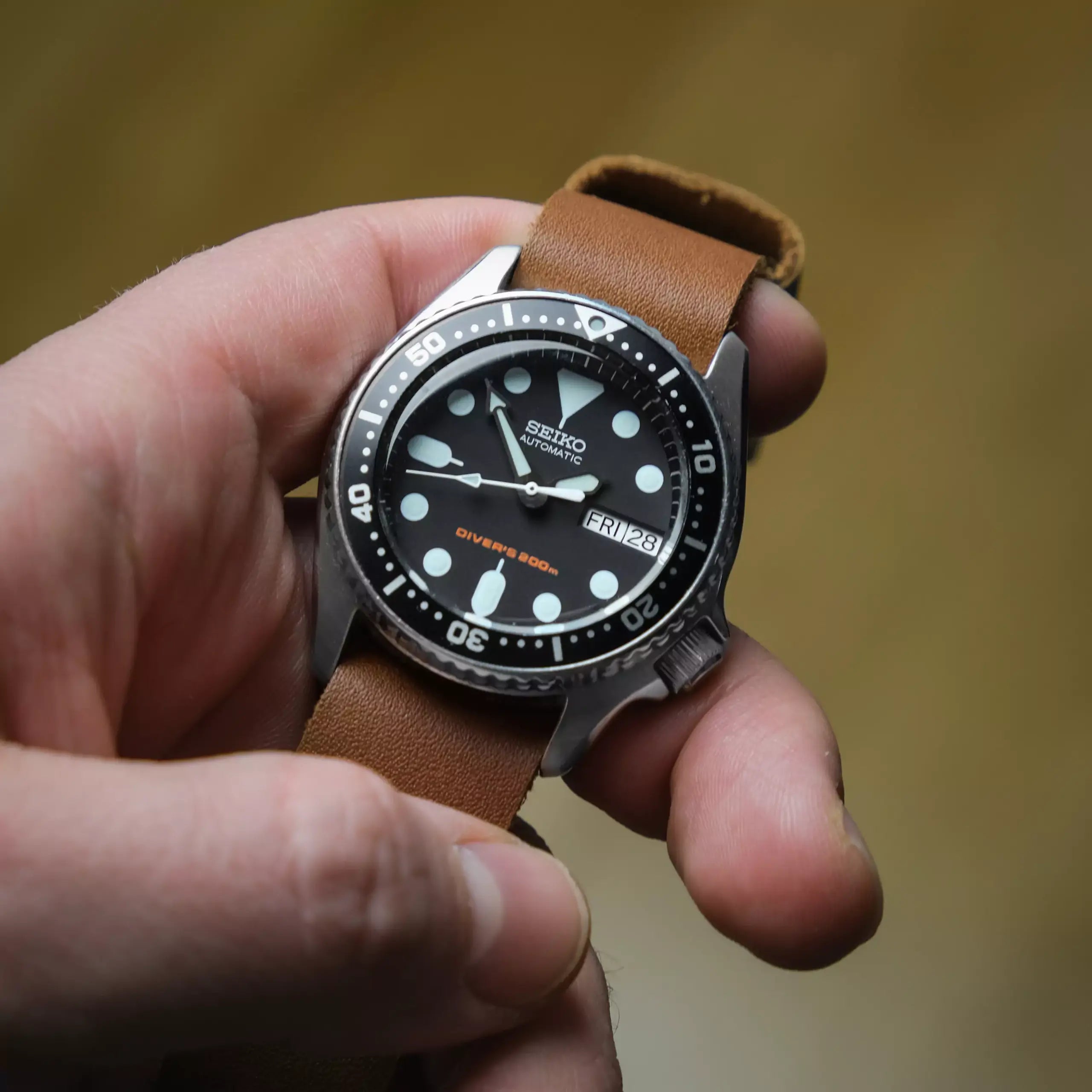 jelsdal-leather-singlepiece-strap-brown-seikoskx-in-hands