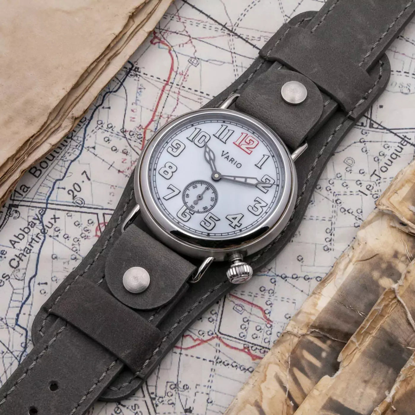 vario-1918-trench-white-dial-with-white-lume-watch2