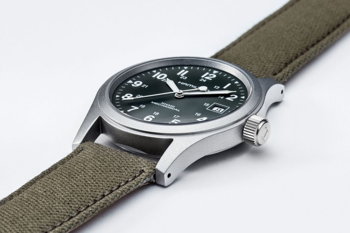 hamilton khaki field mechanical movement