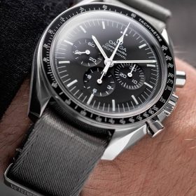 Omega Speedmaster Professional Grey Wristporn Edition NATO strap