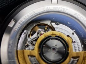 Meccaniche Veneziane Nereide GMT caliber MV285 Sellita SW200 close up balance wheel