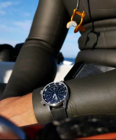 Marnaut Seascape free diver wrist shot