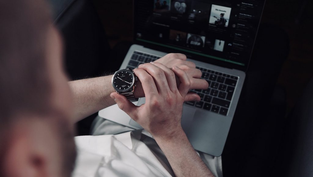 Leitners best sale hybrid smartwatch