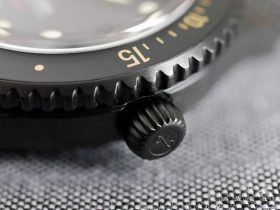 About Vintage - 1926 "All Black" Automatic - Crown Macro