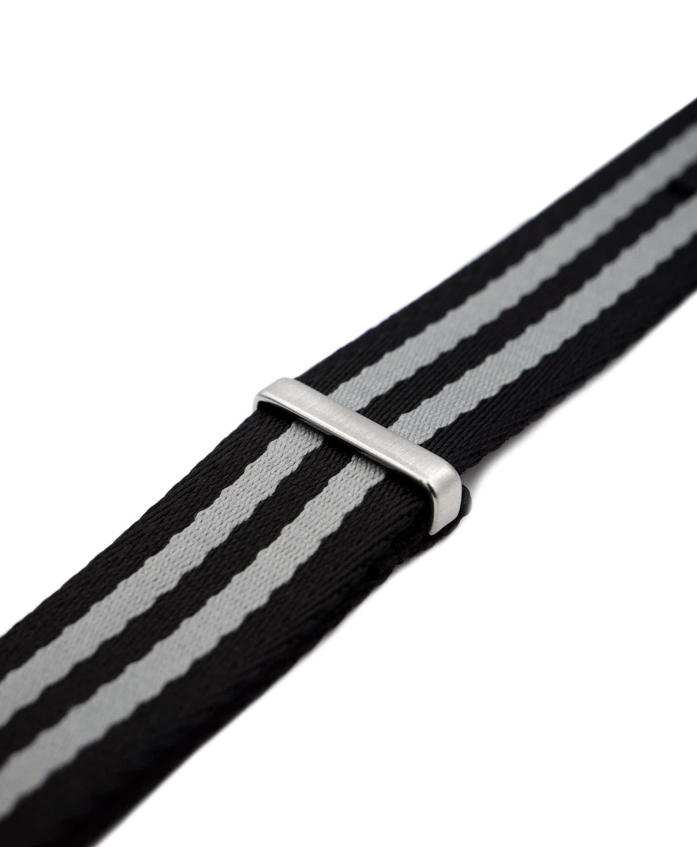 WB_premium_Nato-straps brushed_black grey striped_bond_brushed hardware