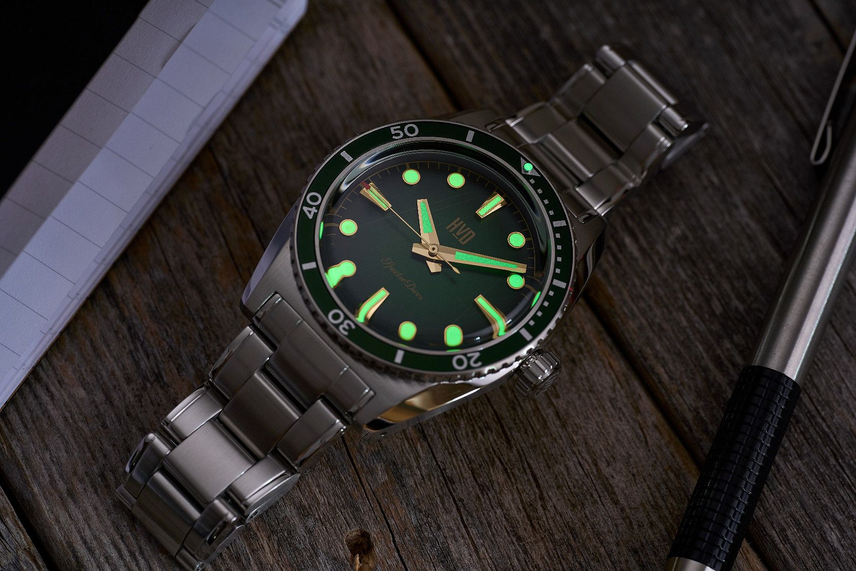 HVD SpectreDiver - Rediscover the beauty of vintage-style hand-wound ...