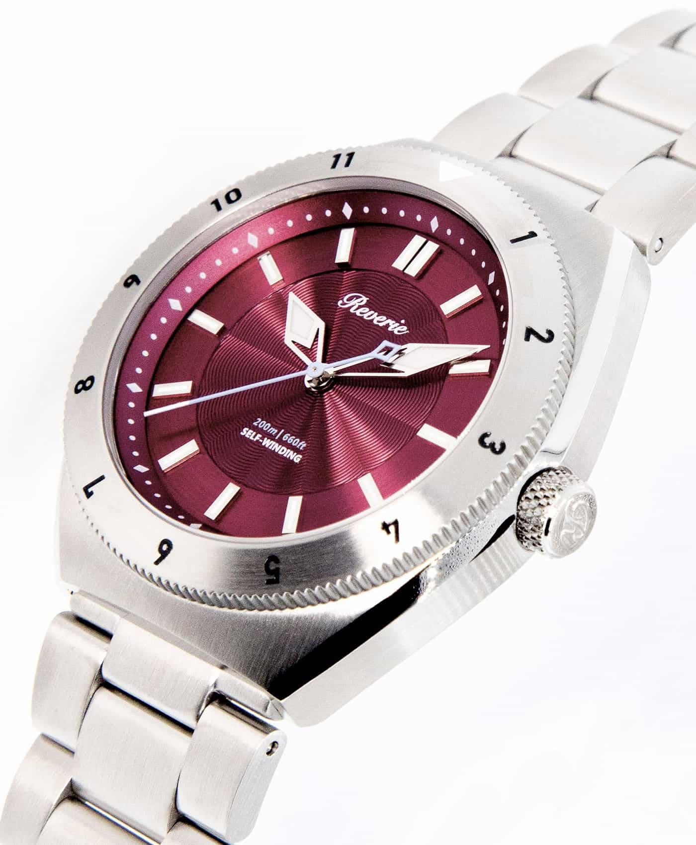 Reviere Diver Red-12h bezel